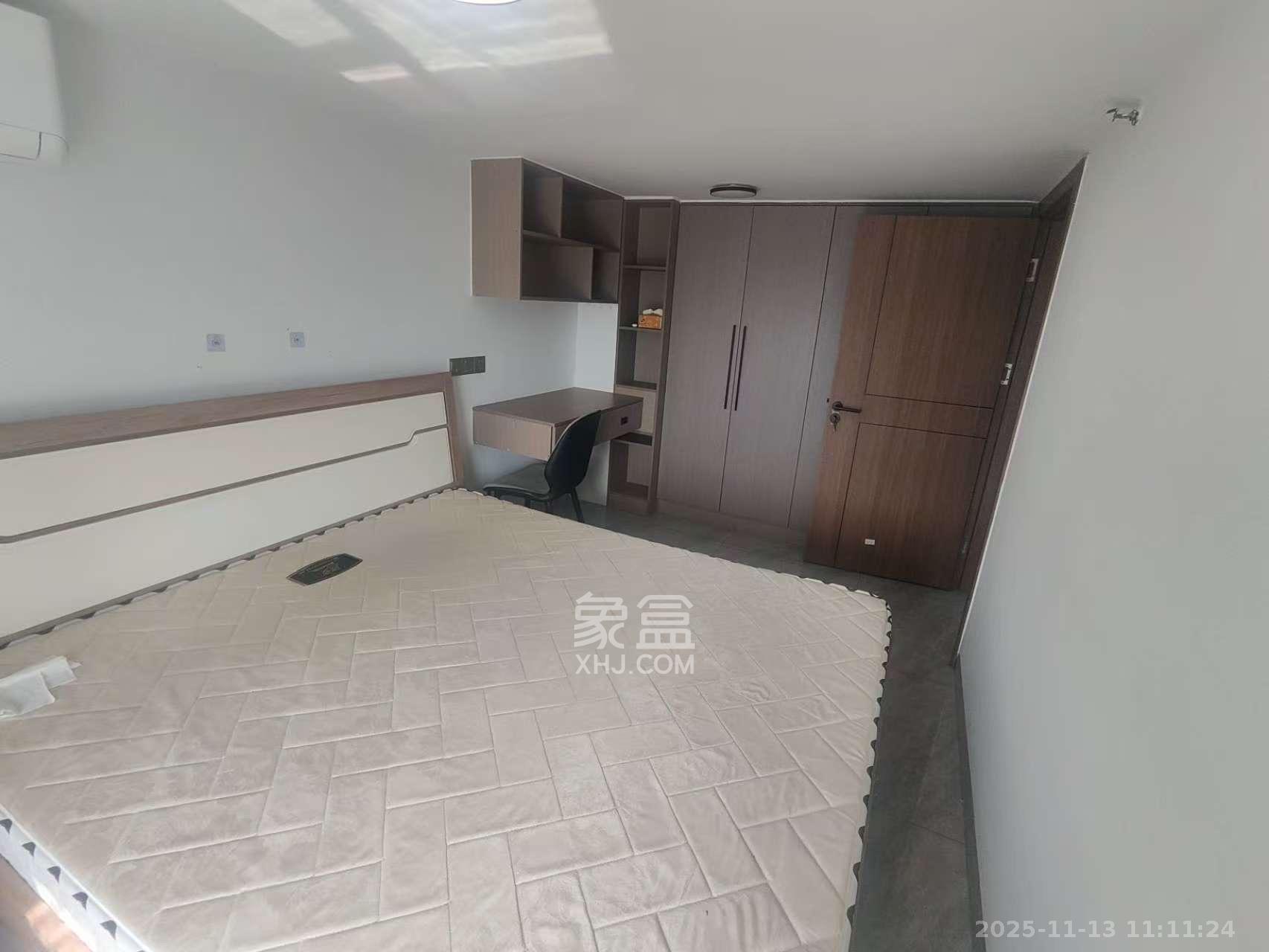 万科金色梦想B区  3室2厅2卫    2800.0元/月室内图