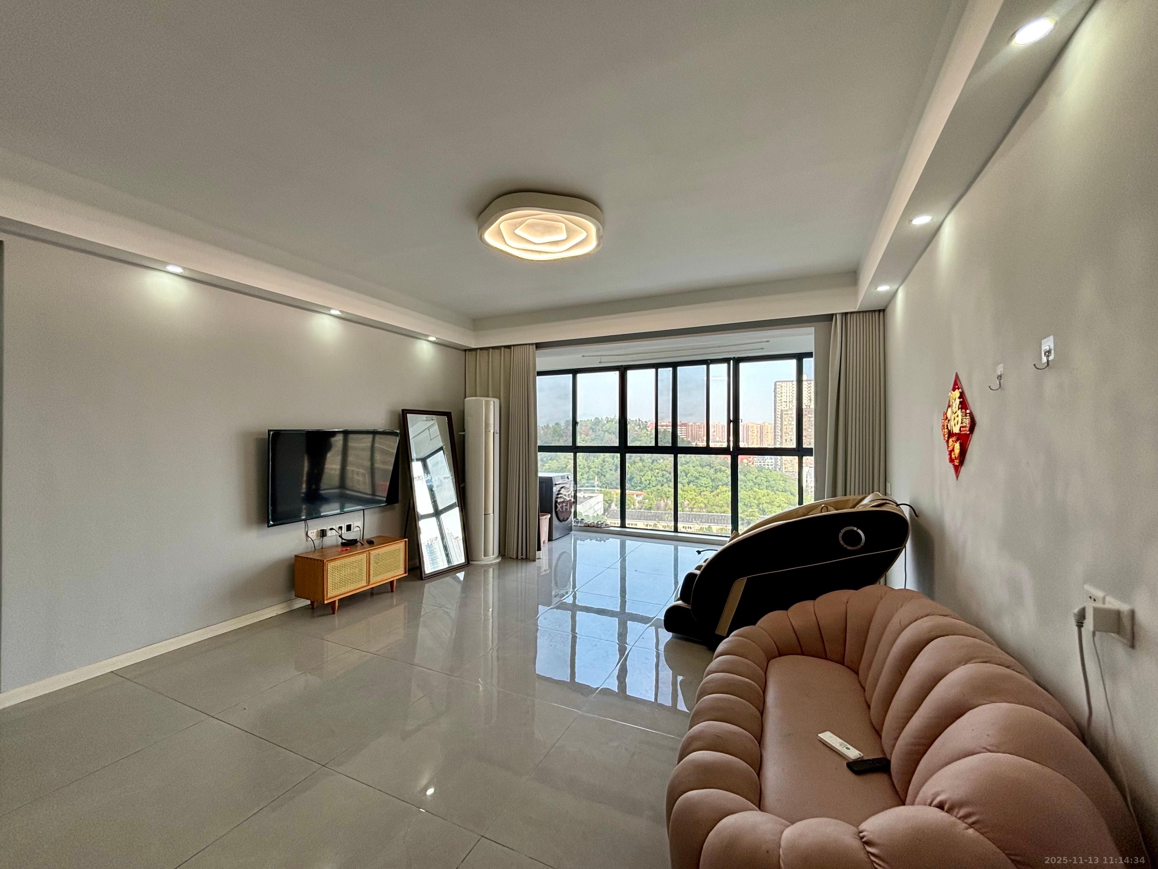 海林馨香雅苑  4室2厅2卫    2600.0元/月