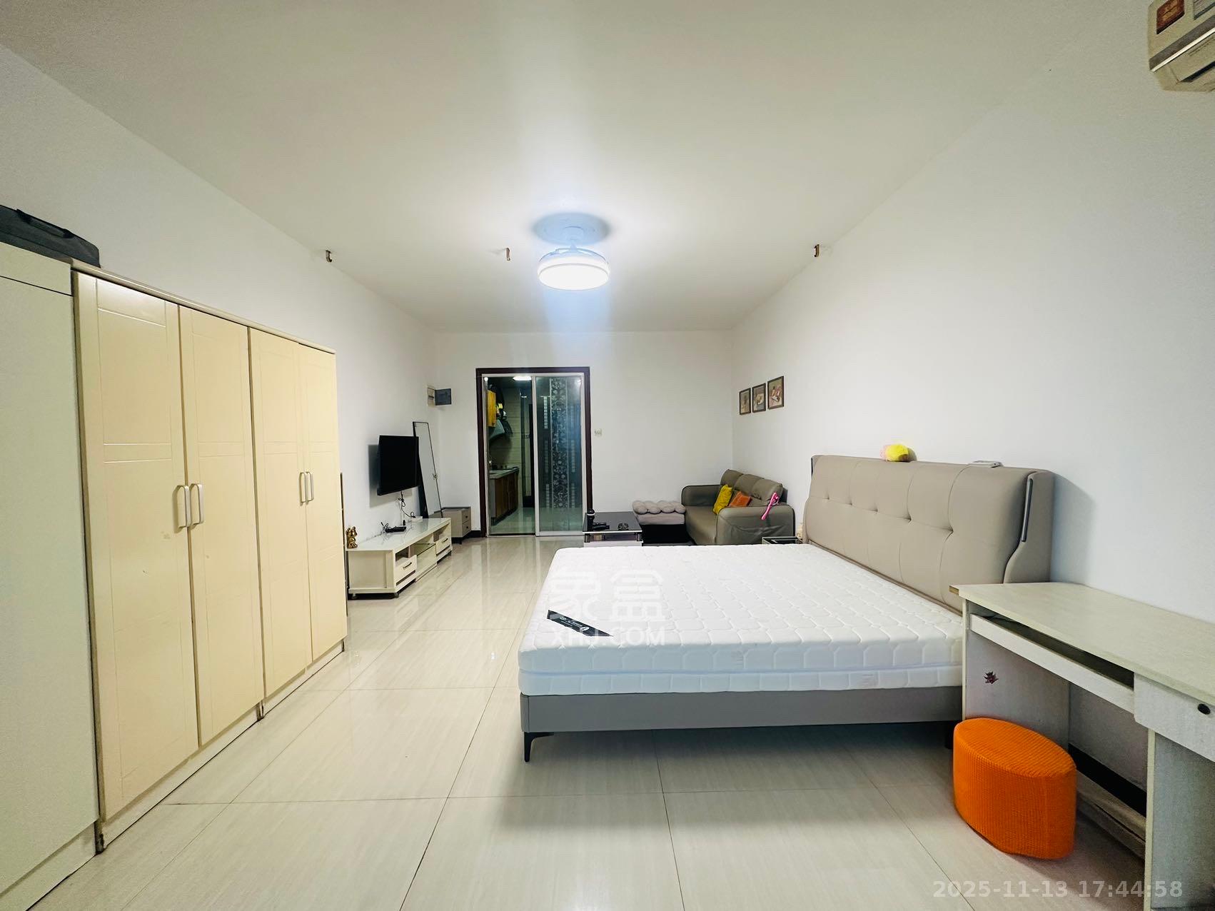 上河国际F座  1室0厅1卫    1700.0元/月室内图