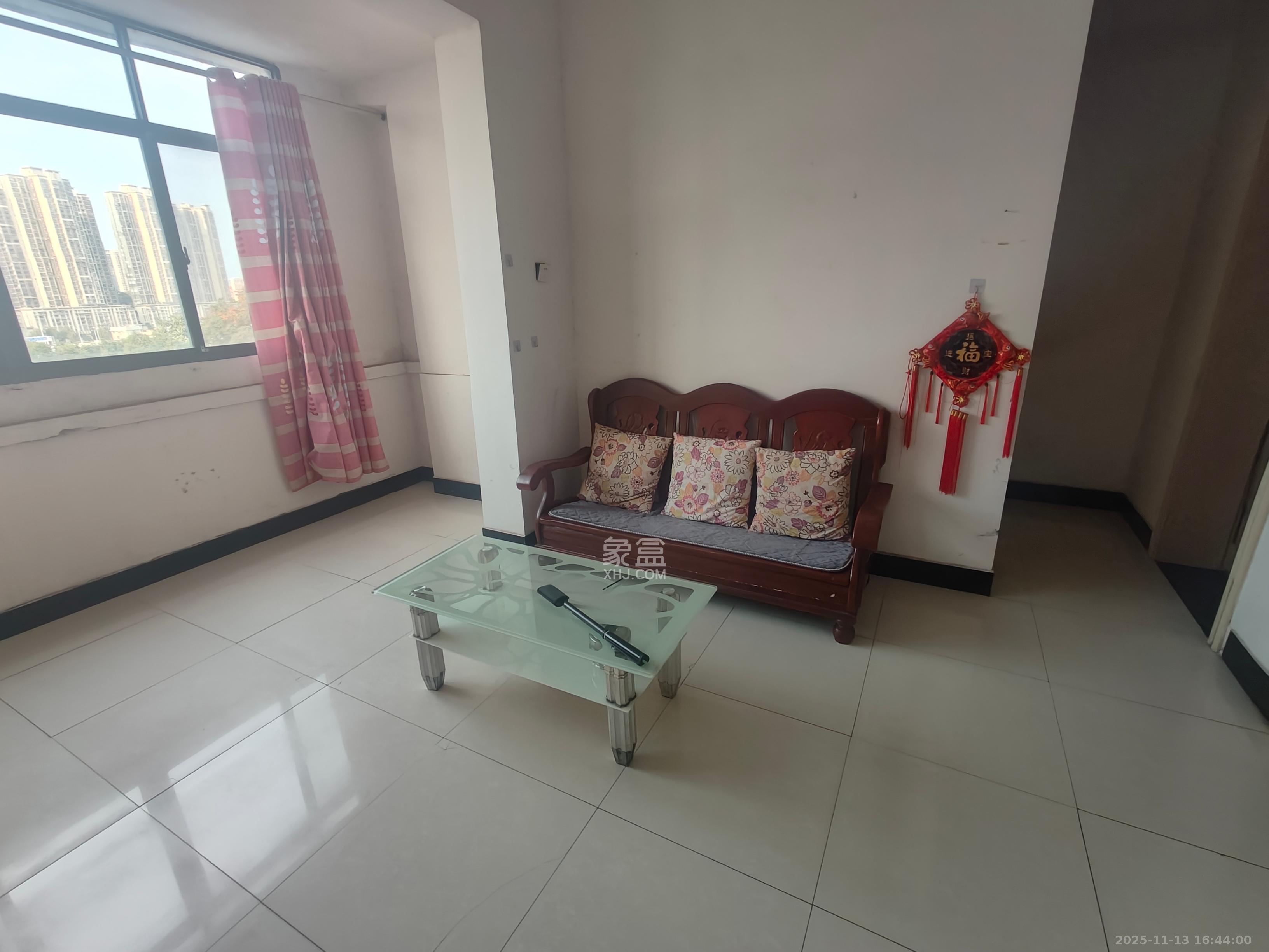 汇城上筑  3室2厅1卫    1800.0元/月