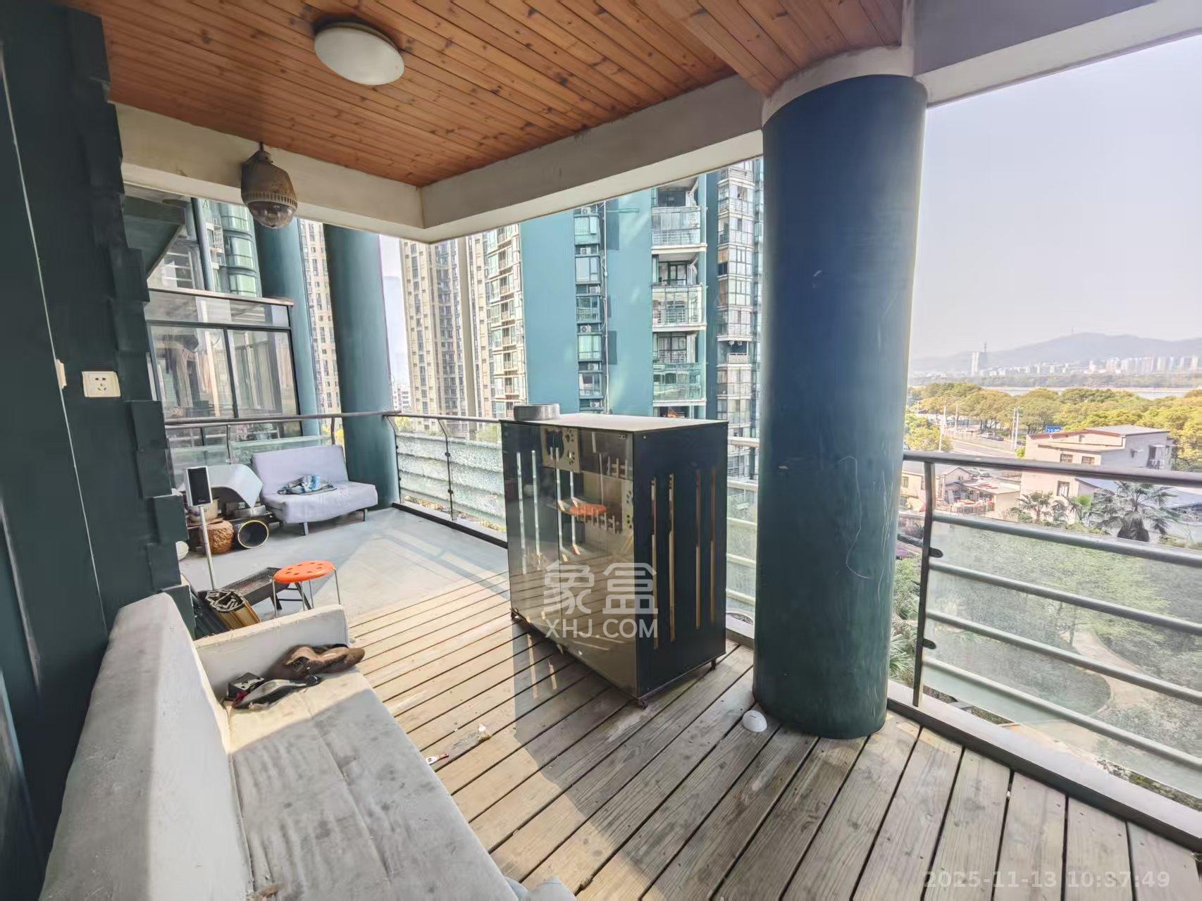 华盛新外滩  4室2厅2卫    4100.0元/月室内图