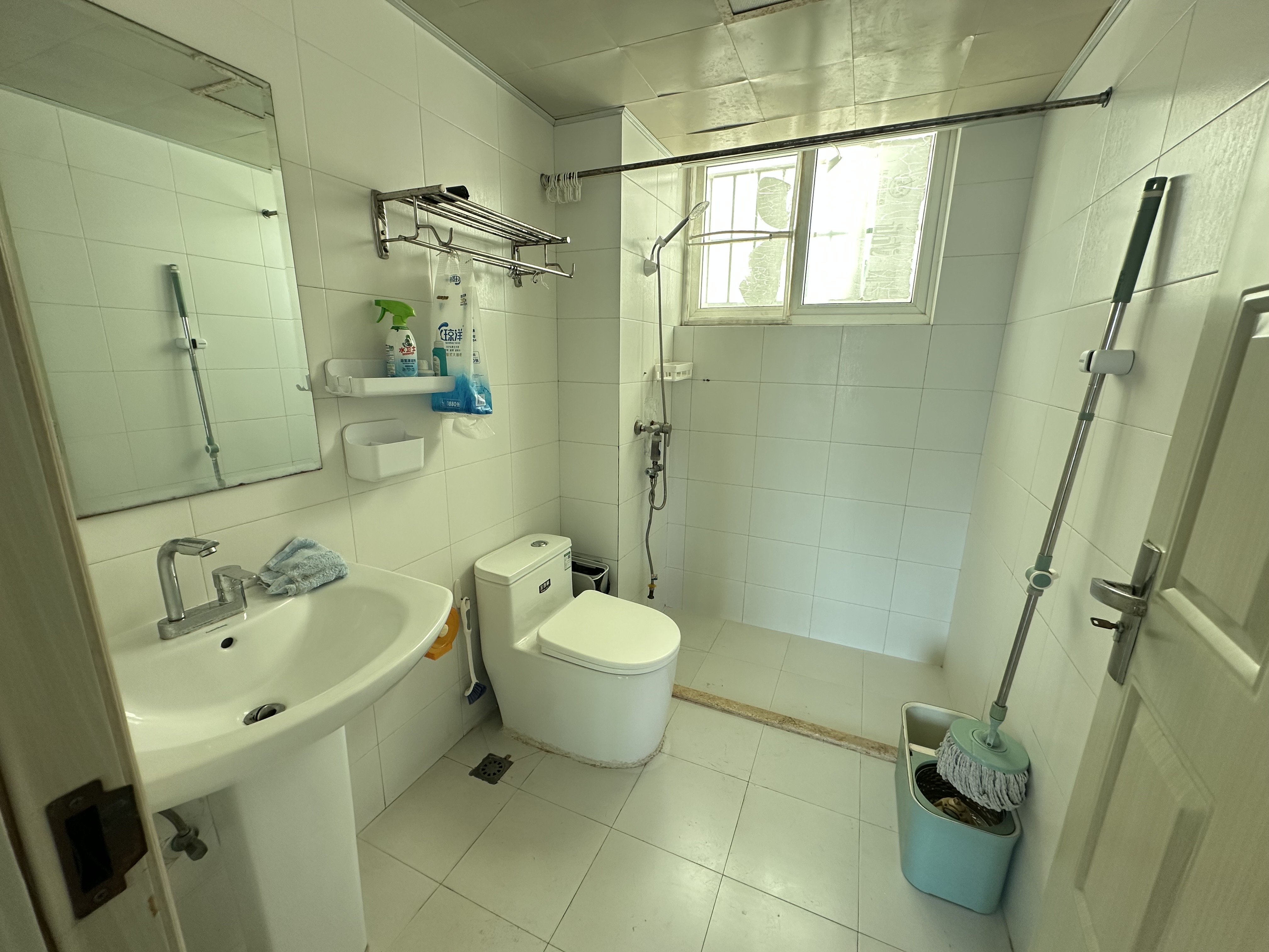 华宝雅苑 2室2厅1卫 2400.0元/月 华宝雅苑 2室2厅1卫 2400.0元/月室内图