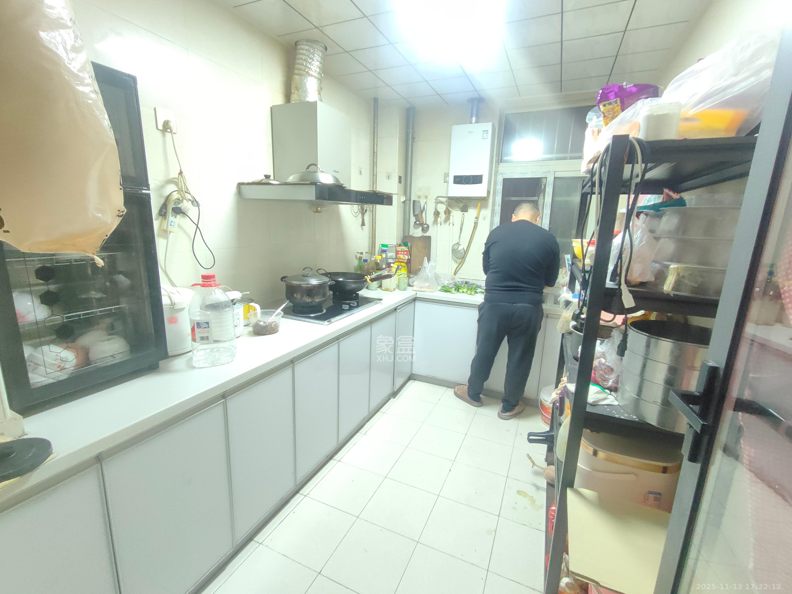 和馨园  4室2厅2卫    2900.0元/月室内图