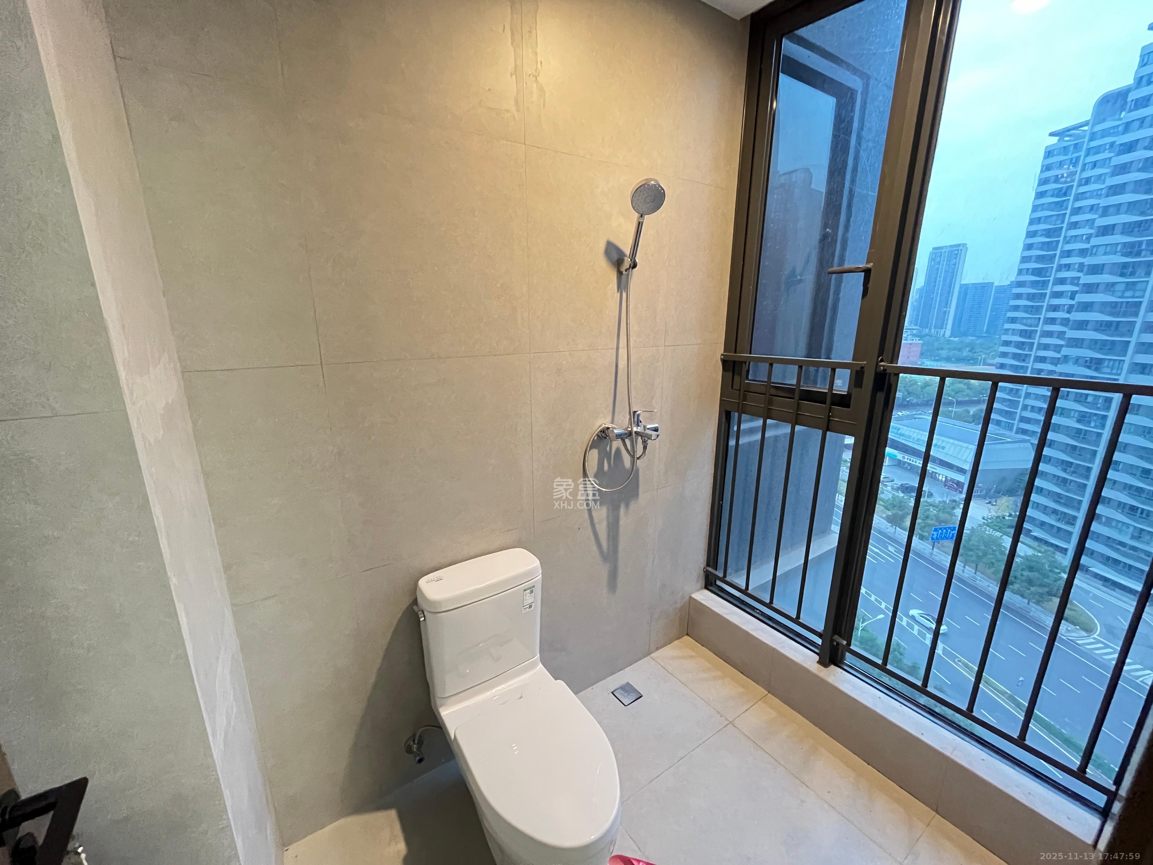 旭辉铂悦湘江  4室2厅5卫    25000.0元/月室内图