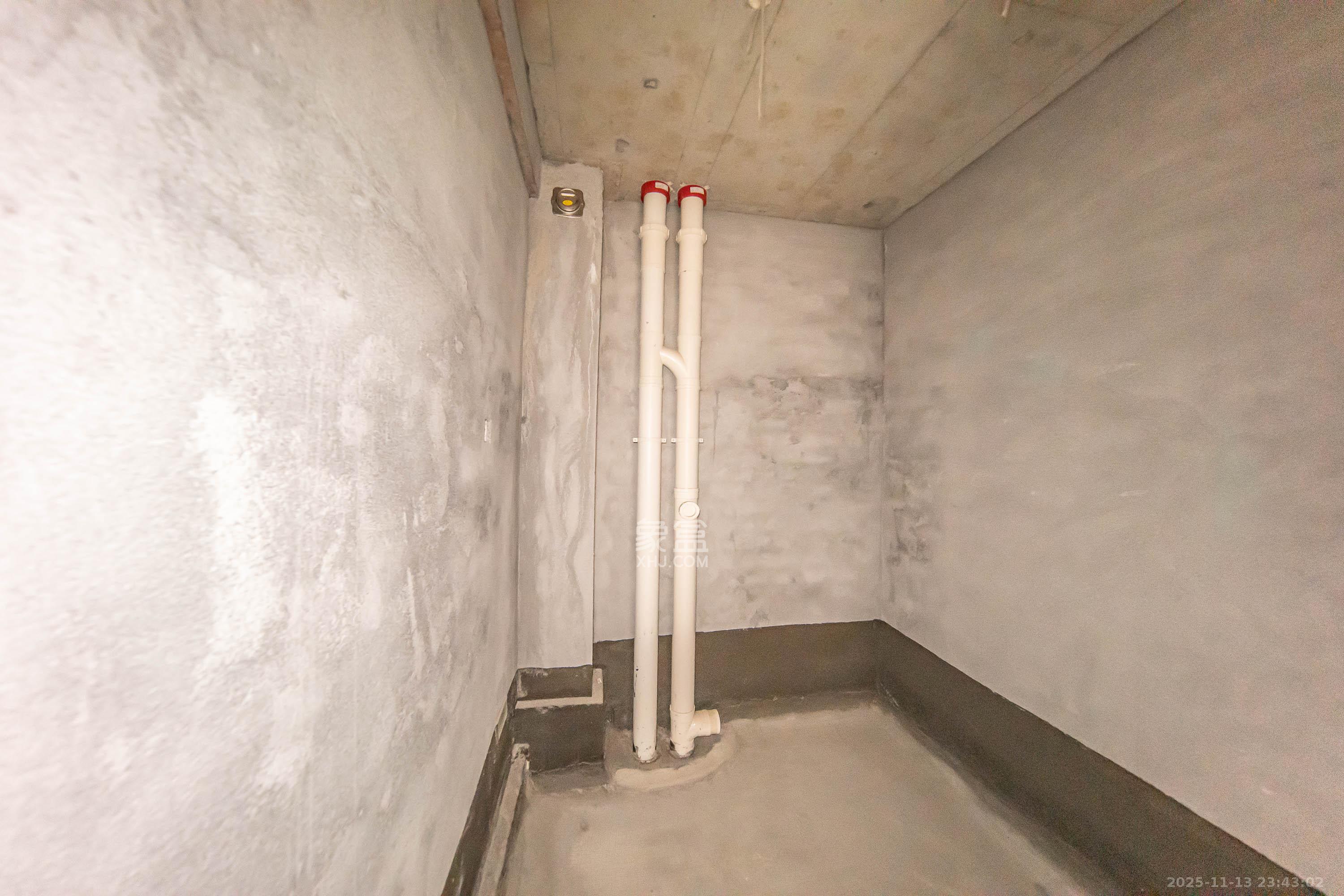 城发恒伟洋湖映2009  4室2厅1卫    248.0万卫生间