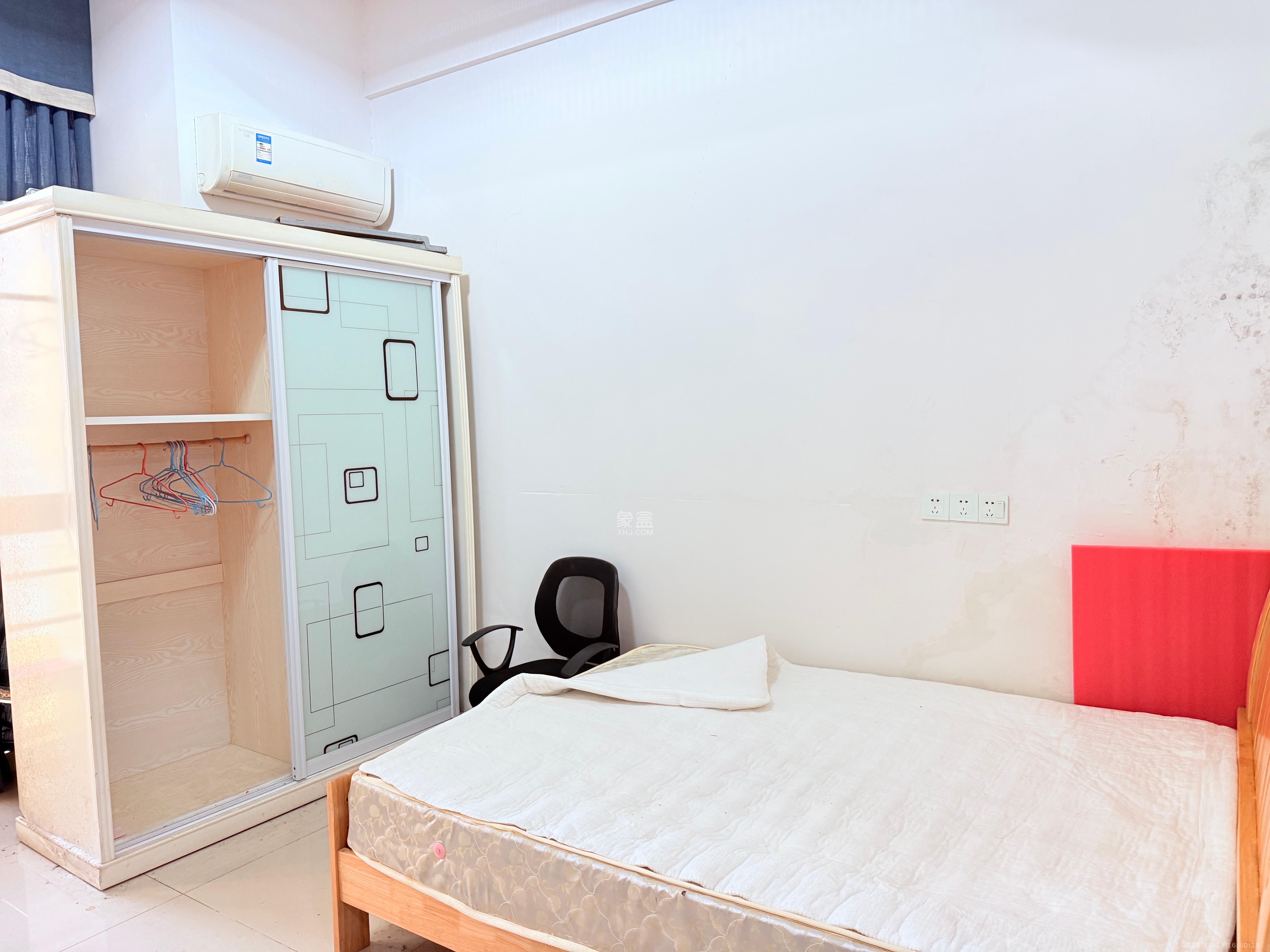 浏阳河畔家园  1室1厅1卫    1350.0元/月室内图