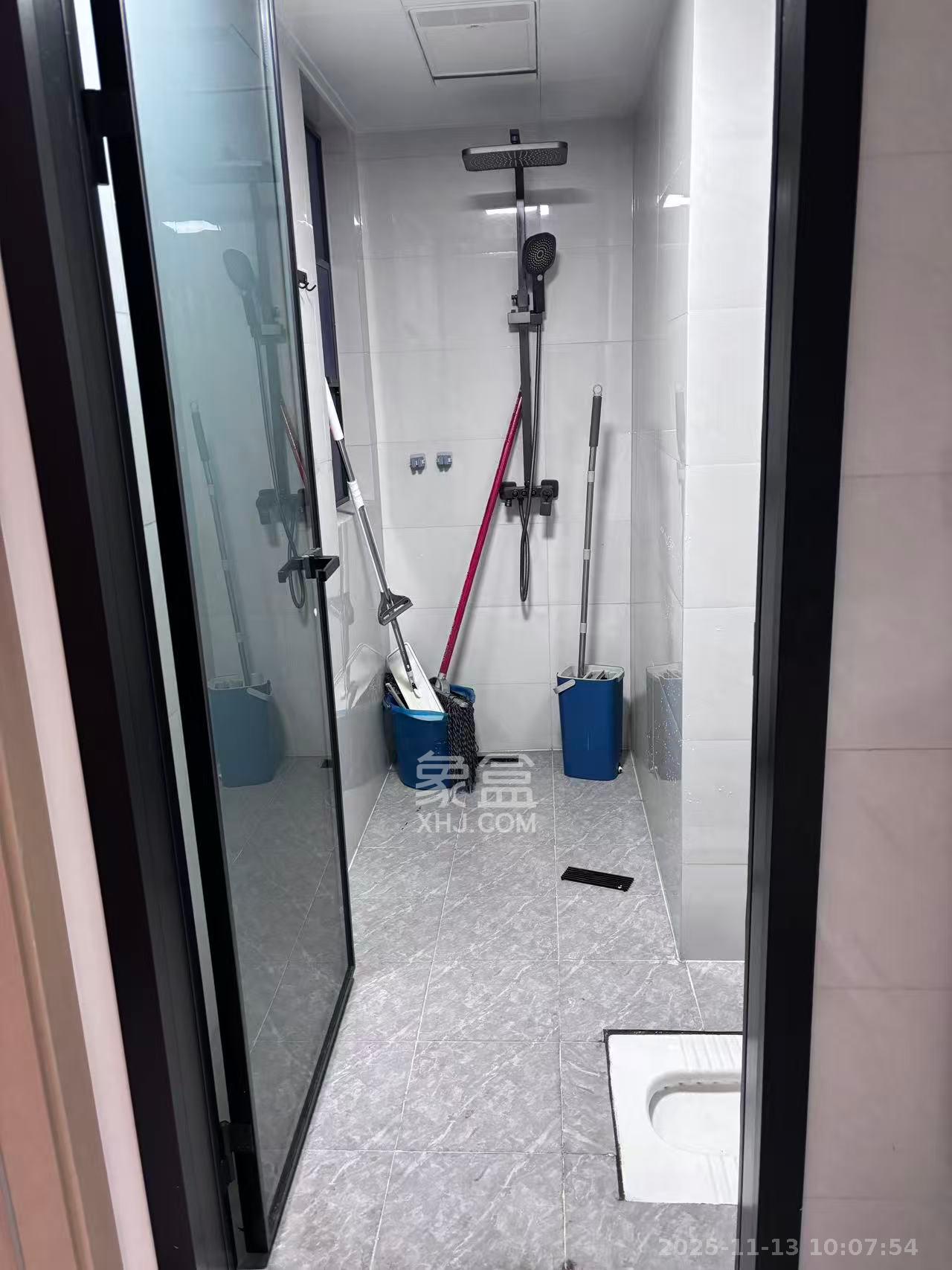 金科景朝集美星宸  3室2厅2卫    2200.0元/月室内图