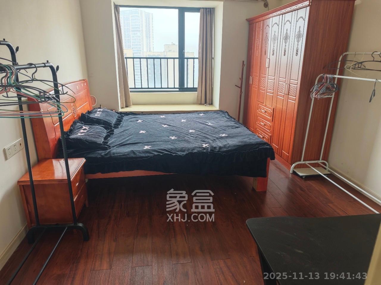 万科魅力之城锋镜里  3室2厅2卫    2800.0元/月室内图