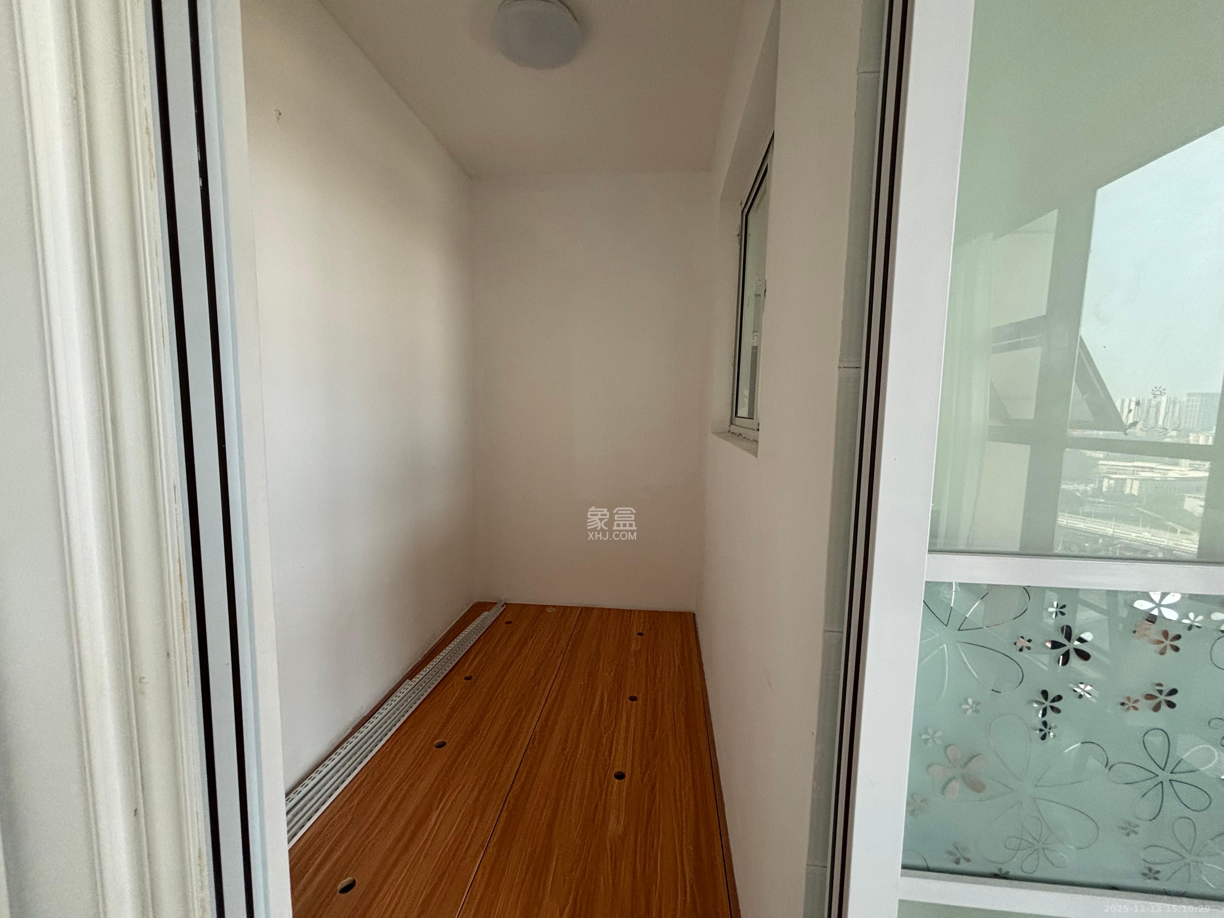 万坤图财富广场 1室1厅1卫 1800.0元/月 万坤图财富广场 1室1厅1卫 1800.0元/月室内图