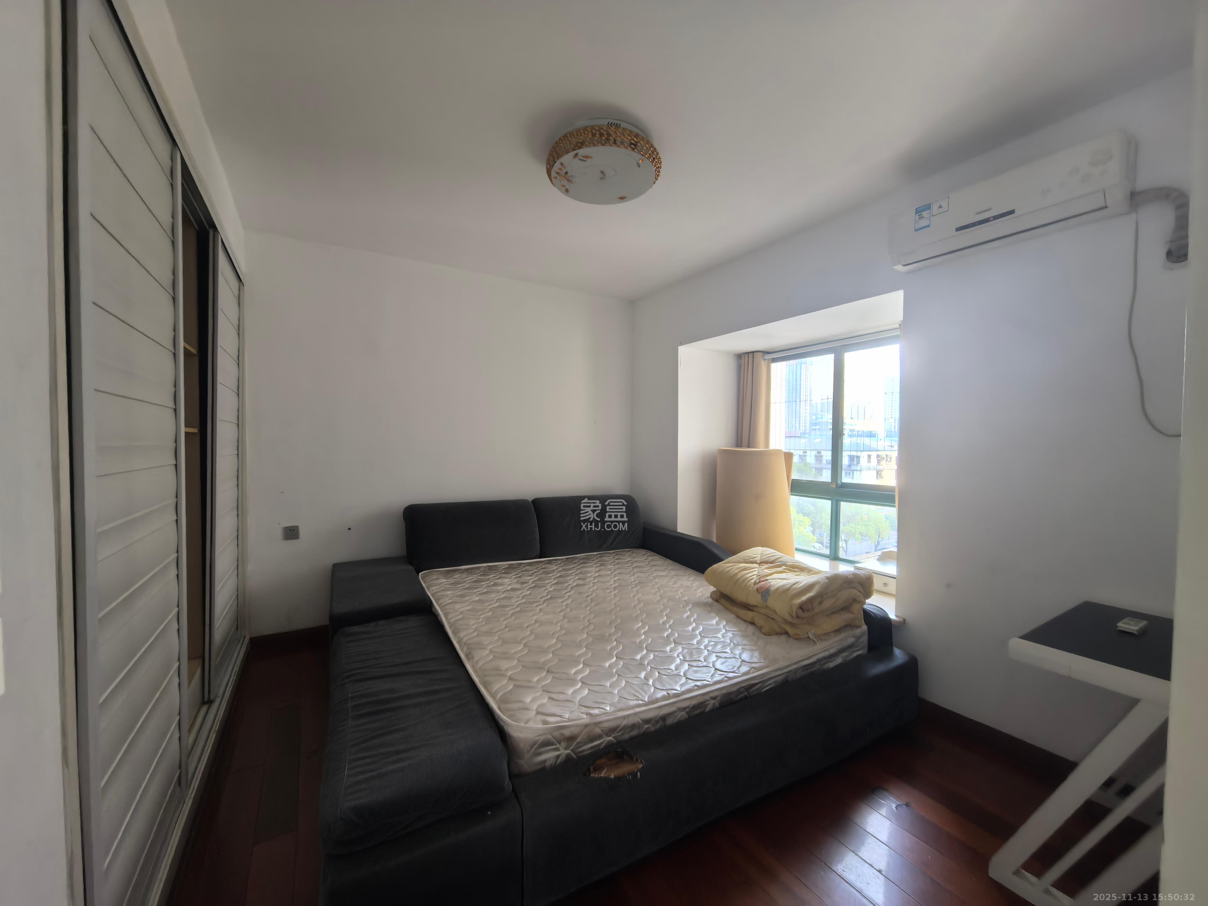 蝴蝶谷 1室1厅1卫 1500.0元/月 蝴蝶谷 1室1厅1卫 1500.0元/月室内图