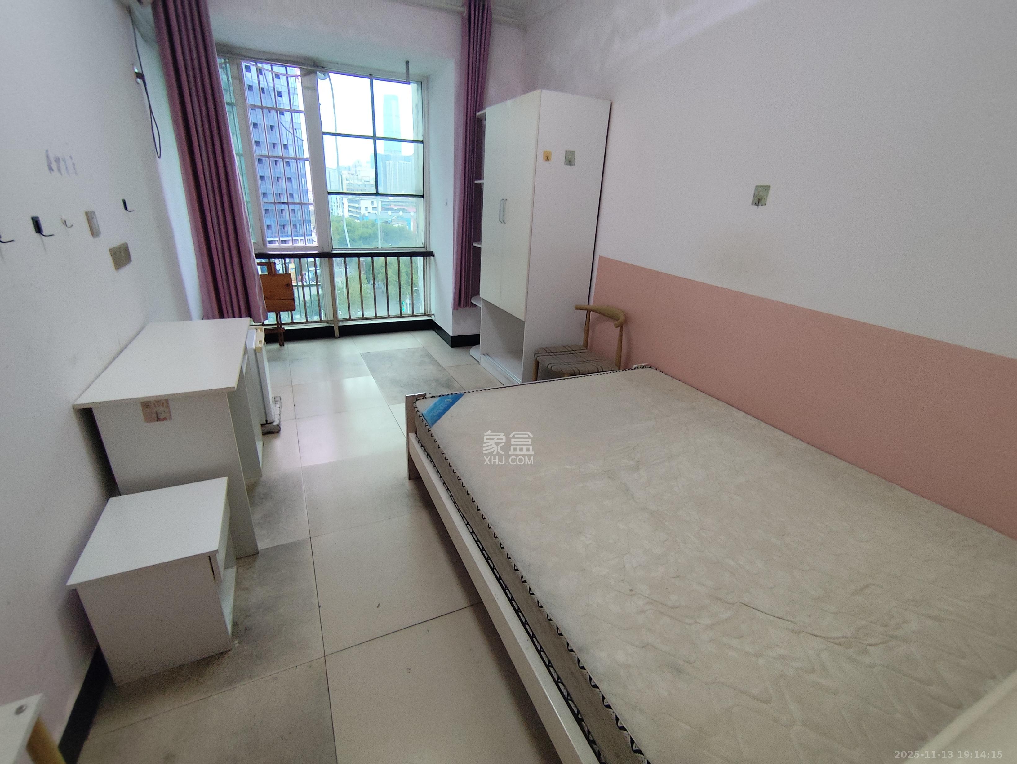 御景大厦 1室2厅2卫 1100.0元/月 御景大厦 1室2厅2卫 1100.0元/月室内图