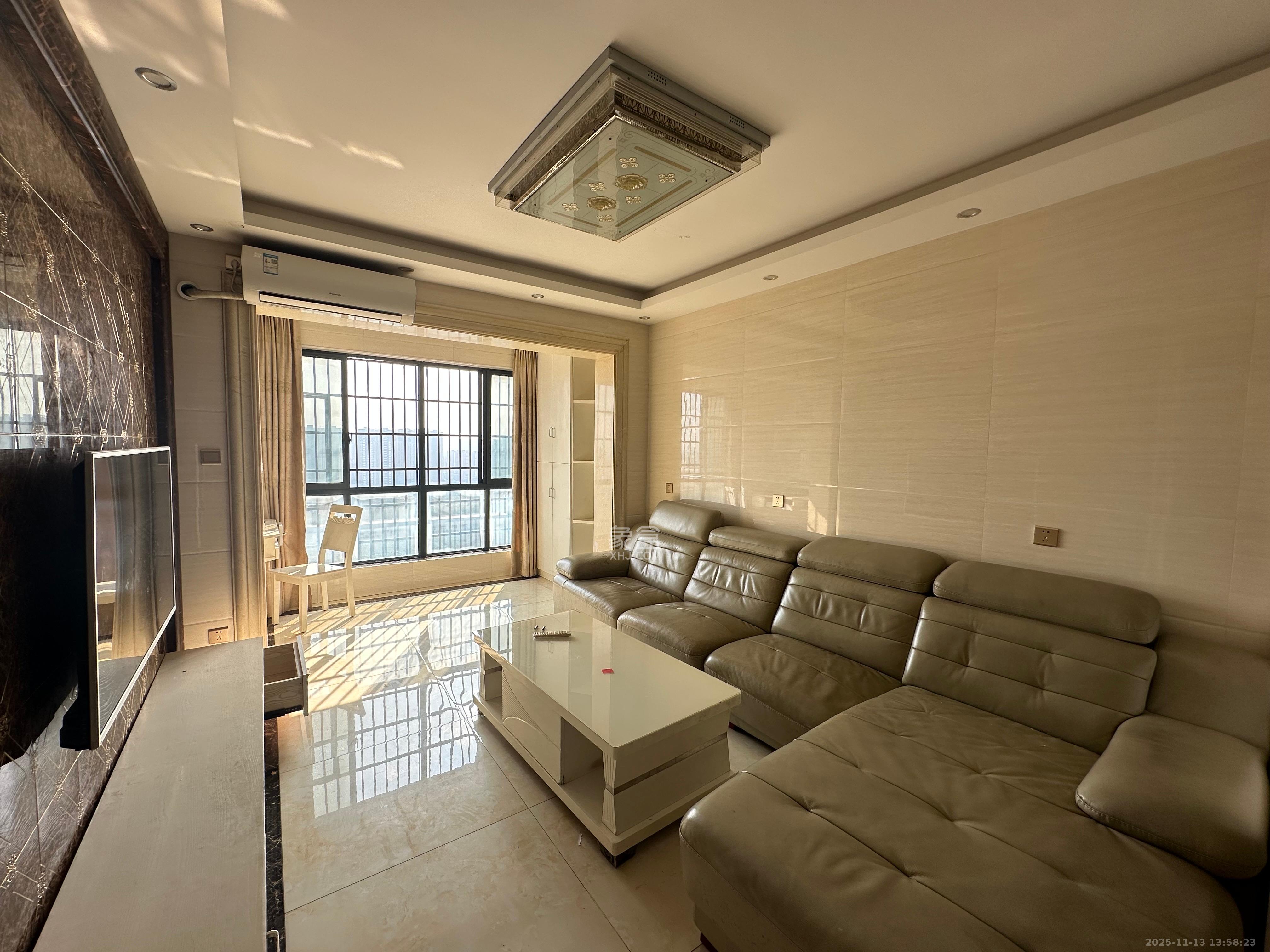 深业睿城 2室2厅1卫 1800.0元/月 深业睿城 2室2厅1卫 1800.0元/月室内图