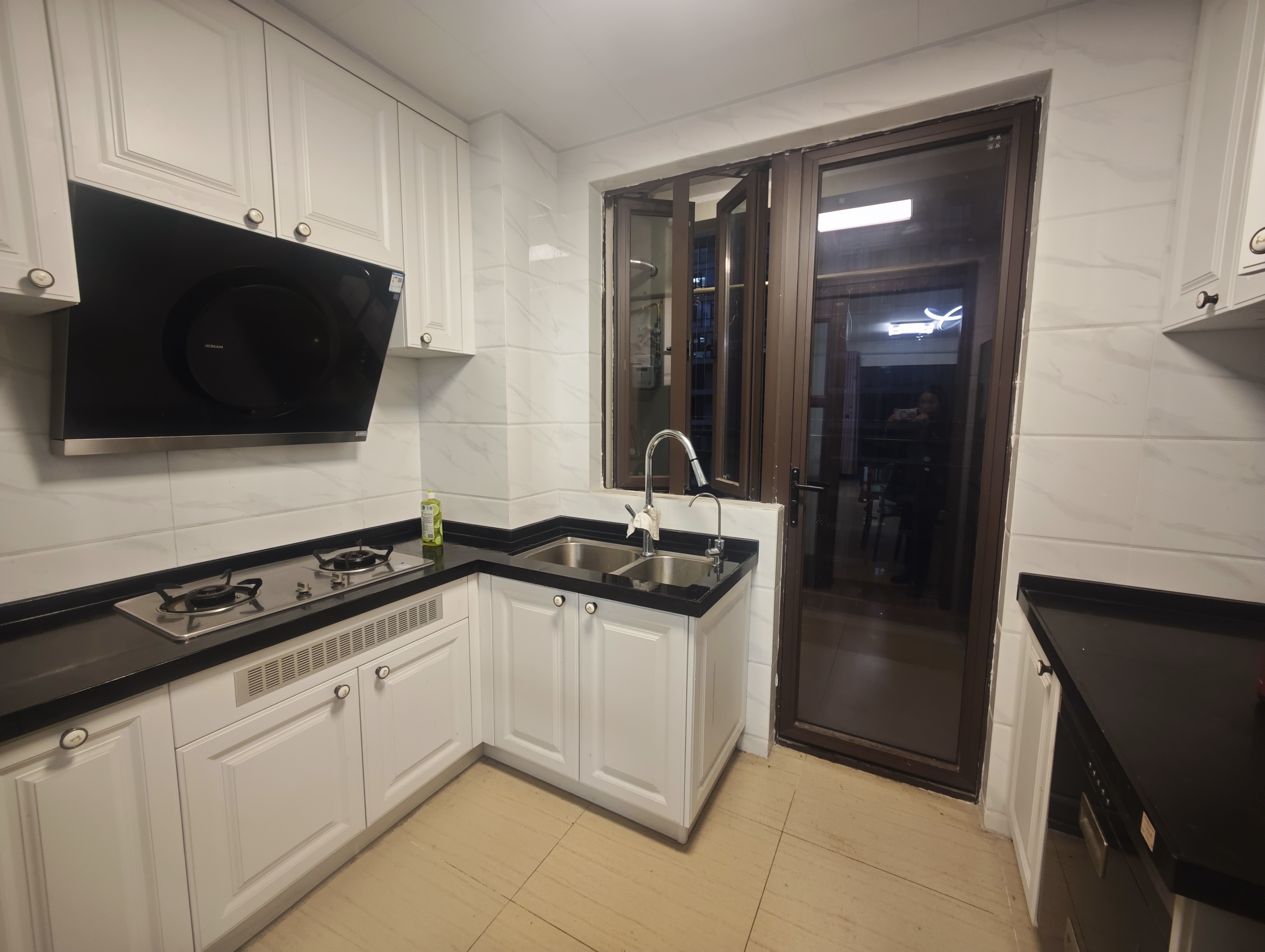 碧桂园豪园-二期 3室2厅2卫 1500.0元/月 碧桂园豪园-二期 3室2厅2卫 1500.0元/月室内图