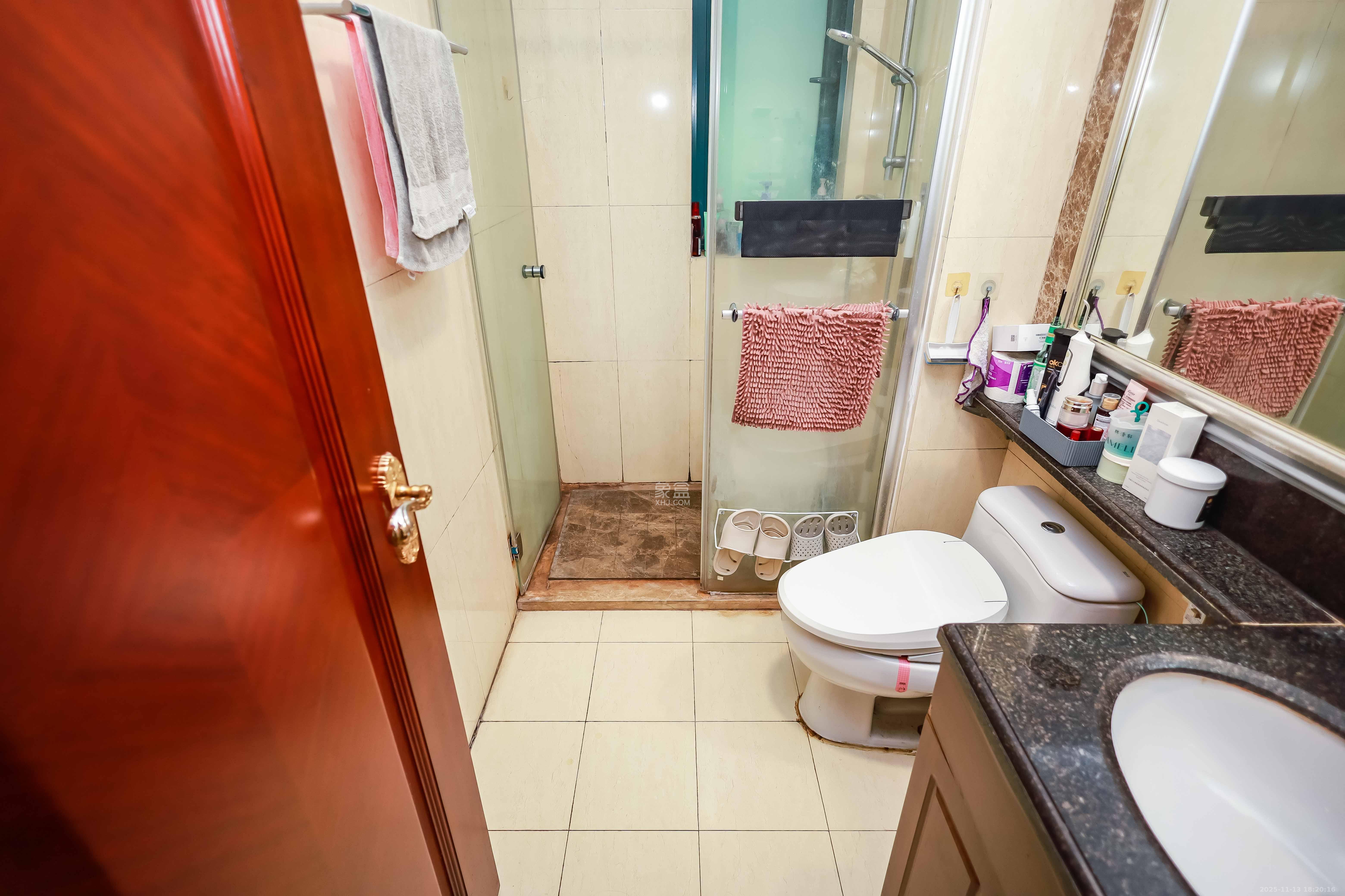 恒大华府 3室2厅1卫 135.0万 恒大华府 3室2厅1卫 135.0万卫生间