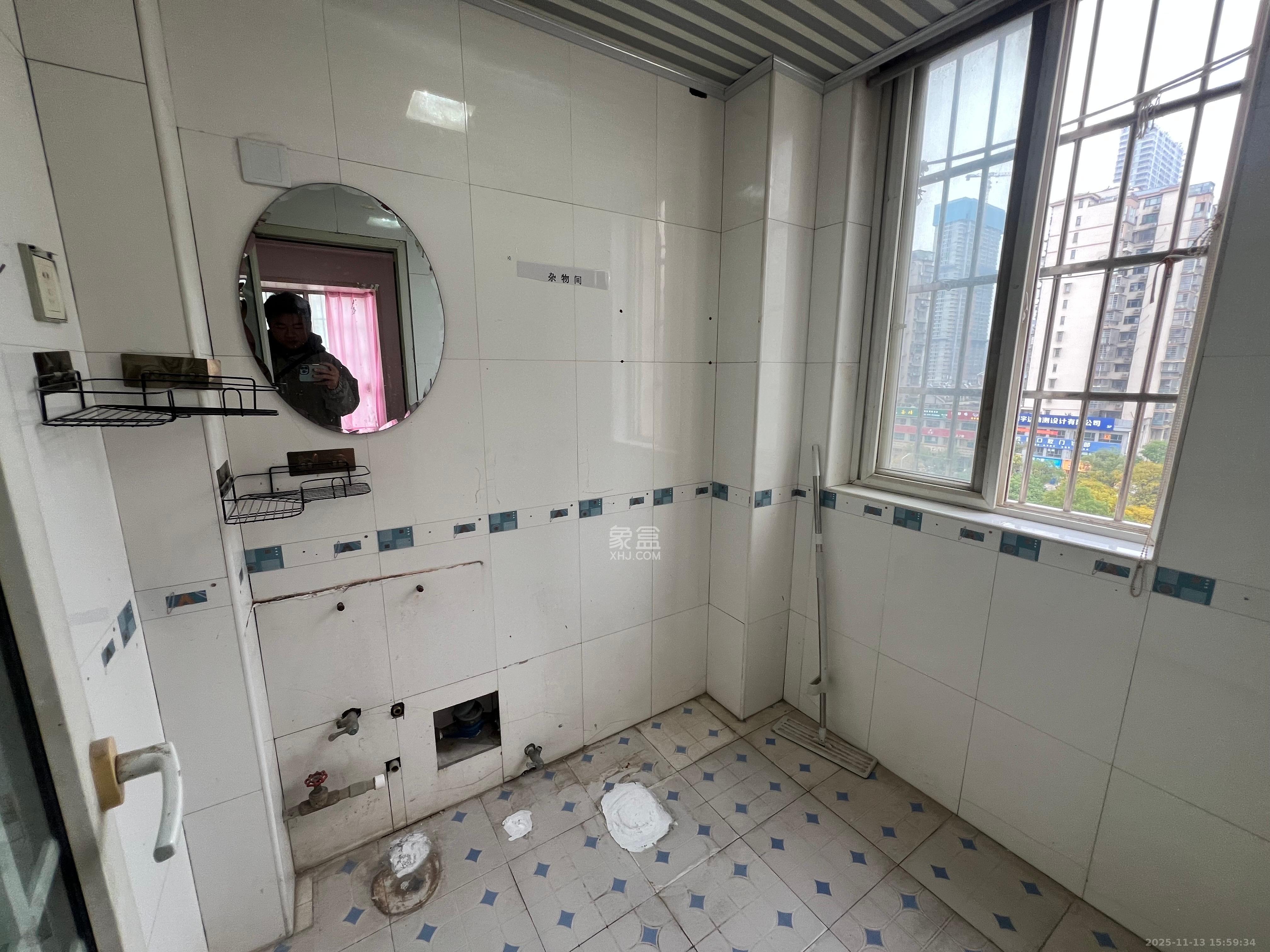 德润园  3室2厅1卫    2100.0元/月室内图