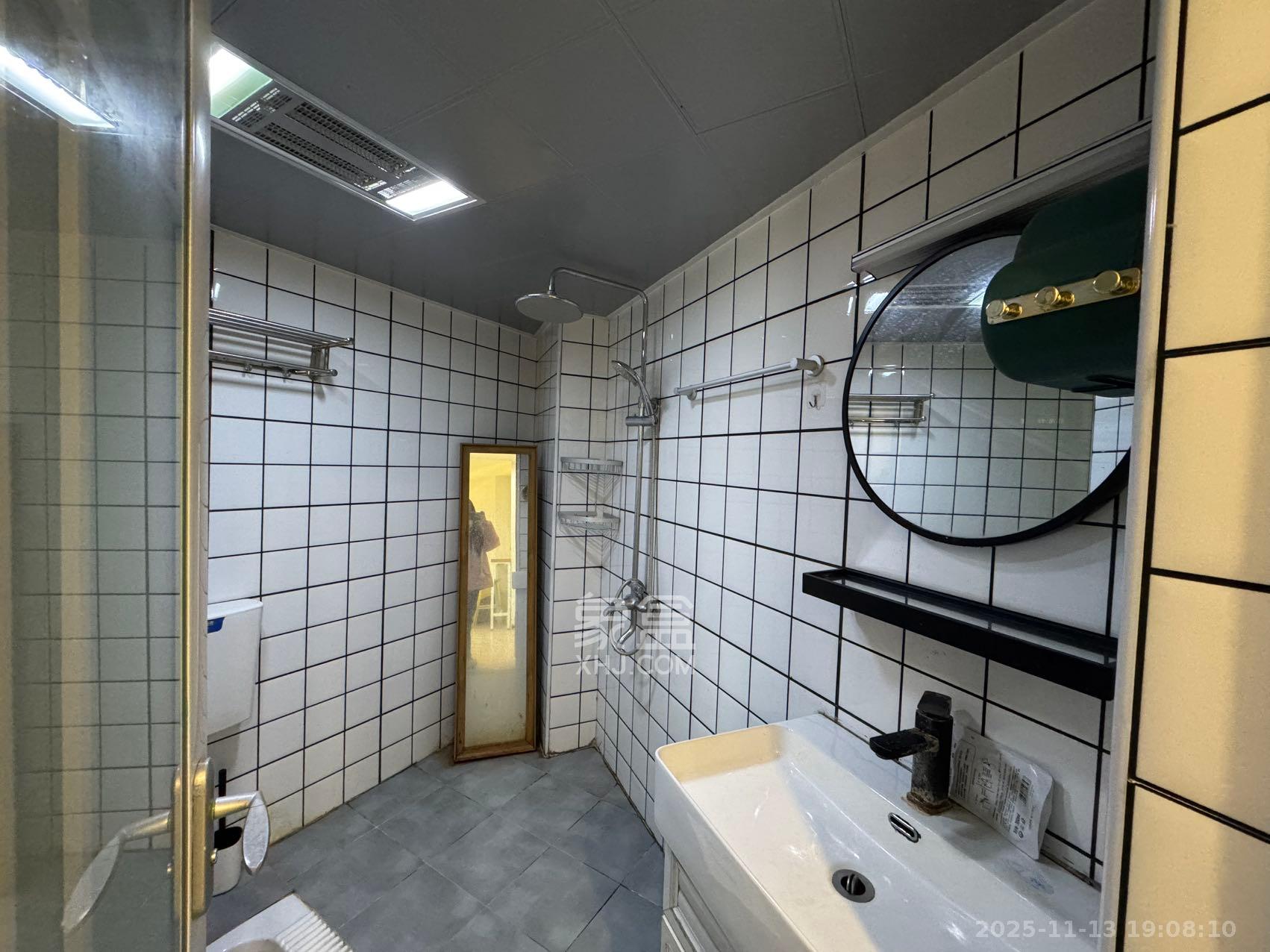 万象美域  1室1厅1卫    1650.0元/月