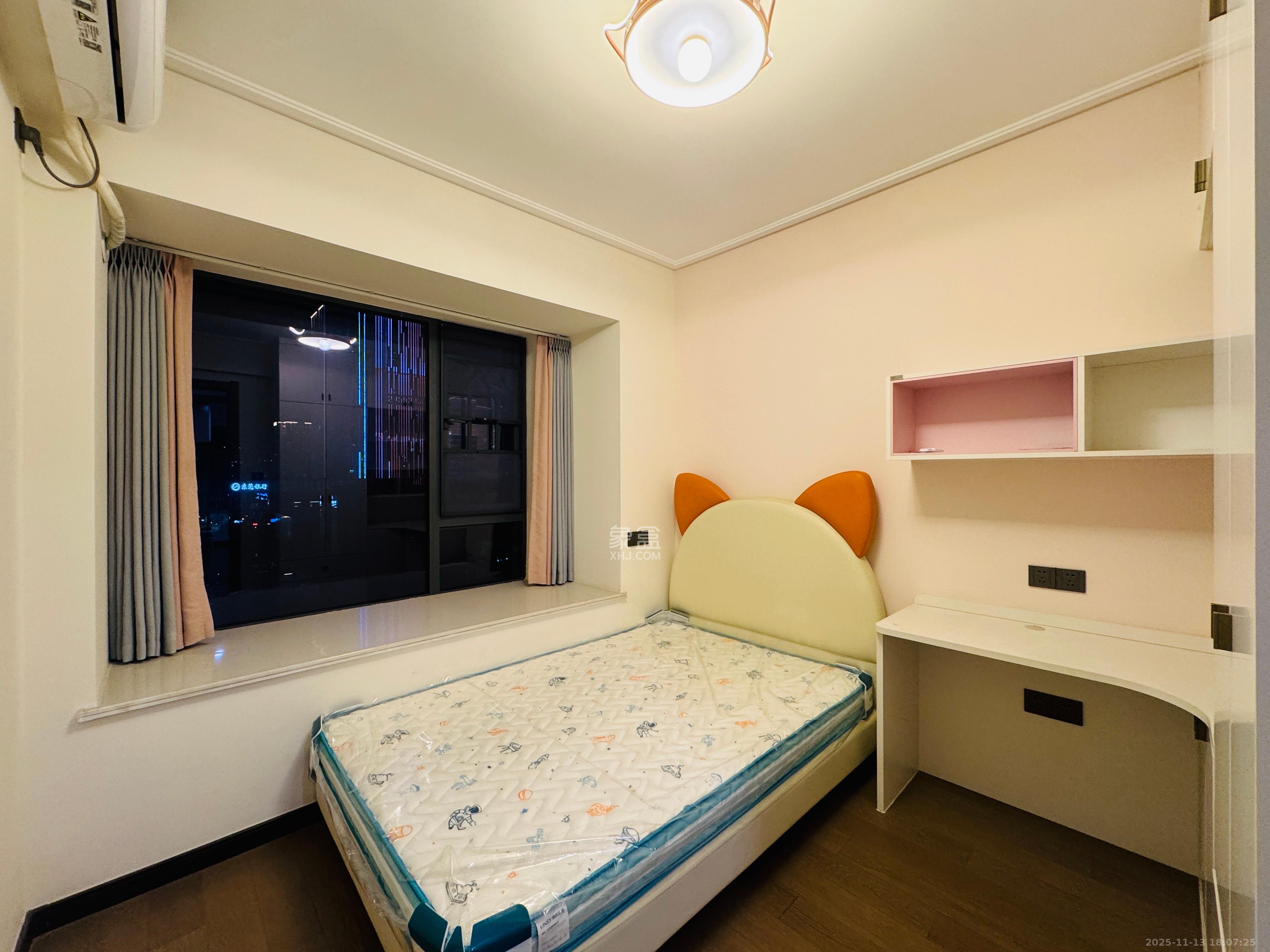 卓越中寰  4室2厅2卫    5500.0元/月室内图