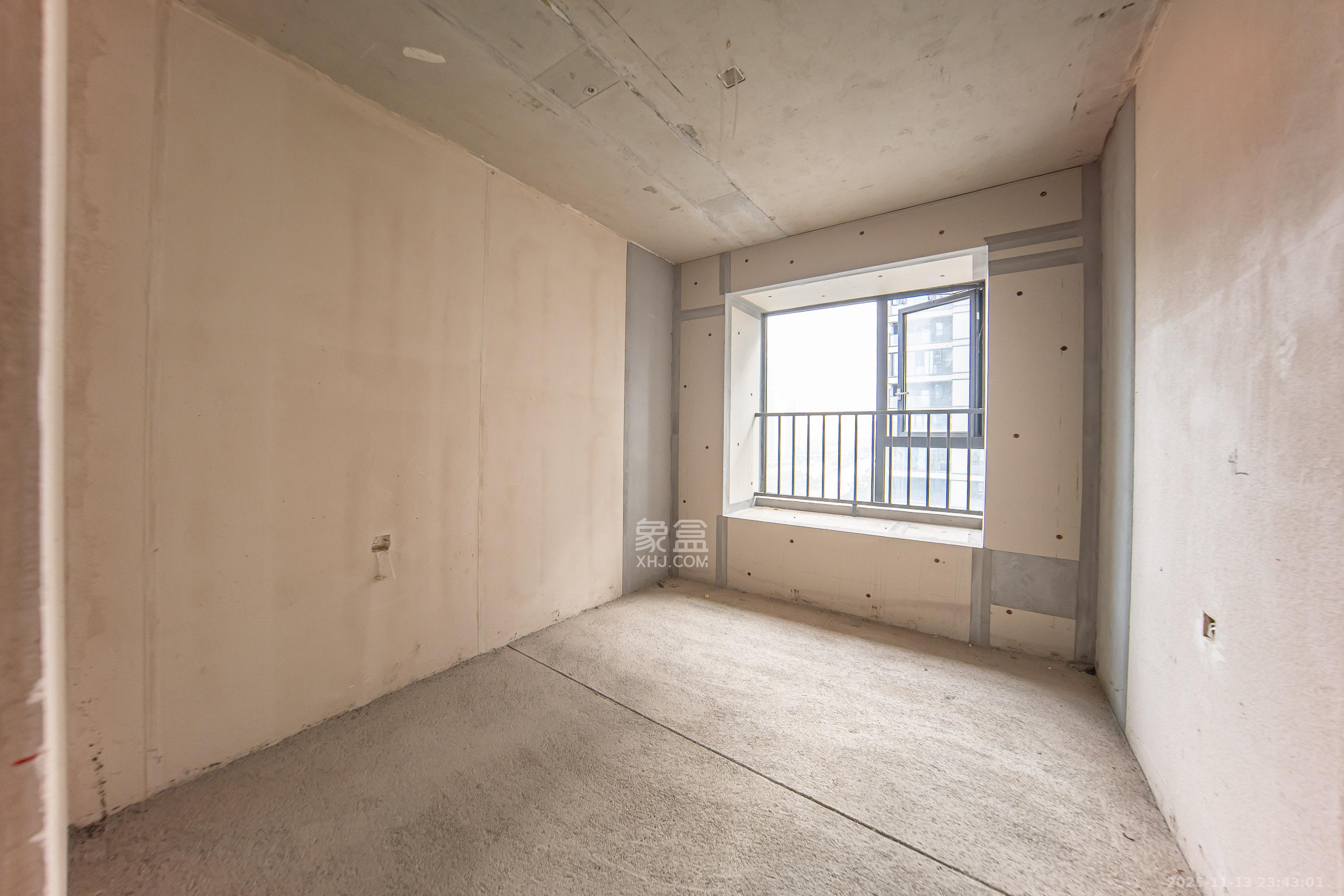 城发恒伟洋湖映2009  4室2厅1卫    248.0万卧室