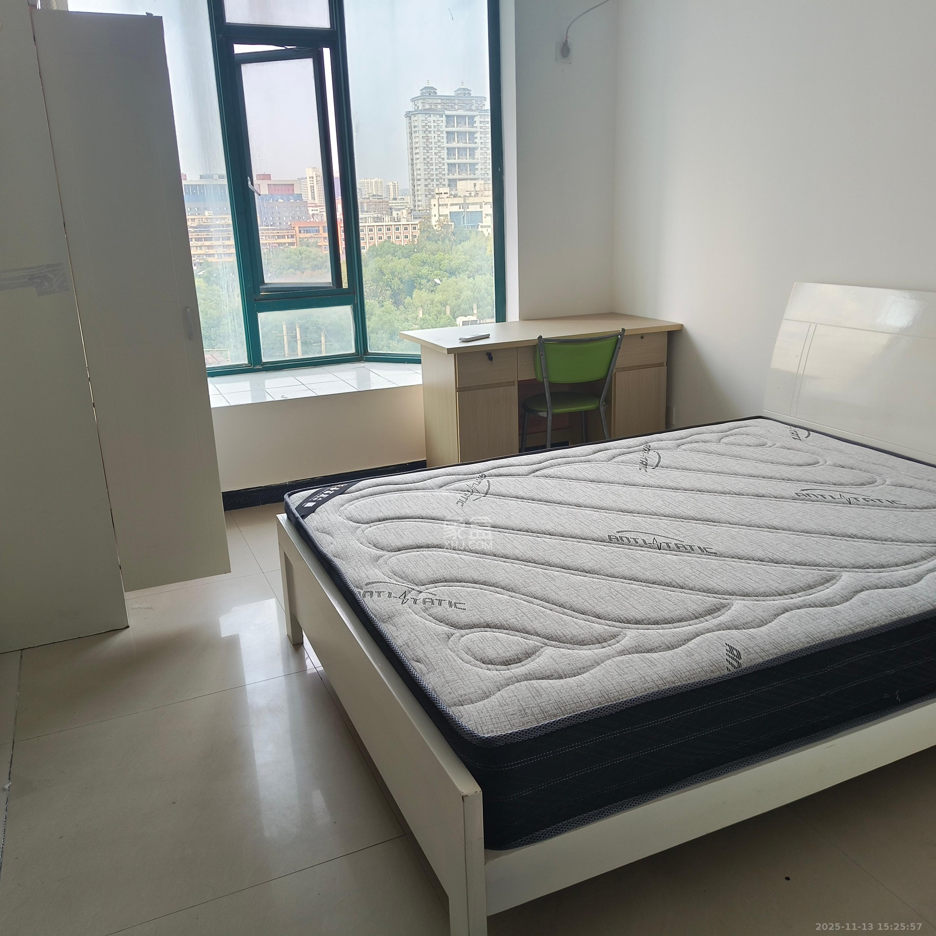 金色华庭  4室2厅2卫    4000.0元/月室内图