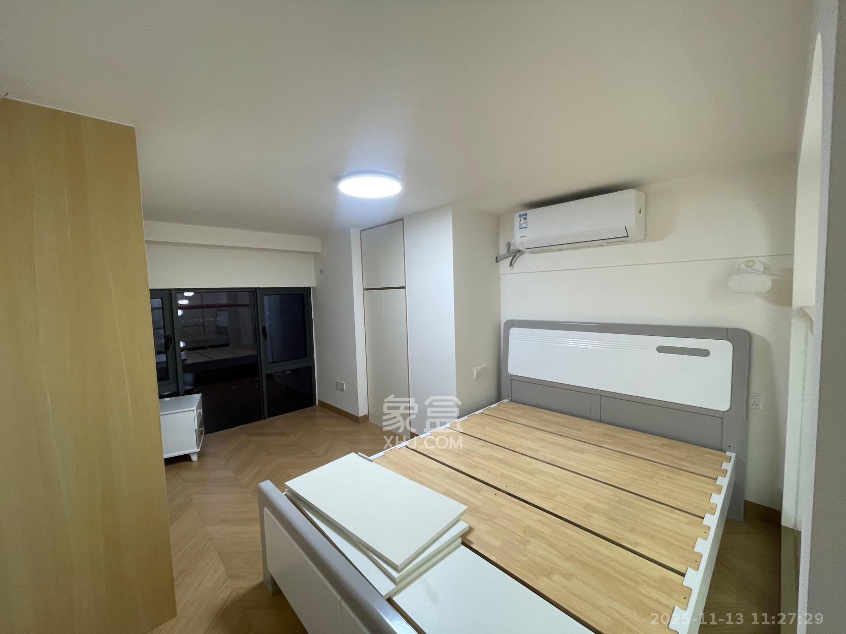 卓越伊景苑 1室0厅0卫 2100.0元/月 卓越伊景苑 1室0厅0卫 2100.0元/月室内图