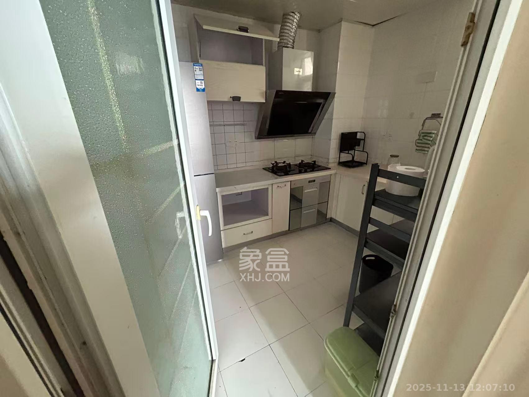 梦泽园 4室2厅2卫 3800.0元/月 梦泽园 4室2厅2卫 3800.0元/月室内图