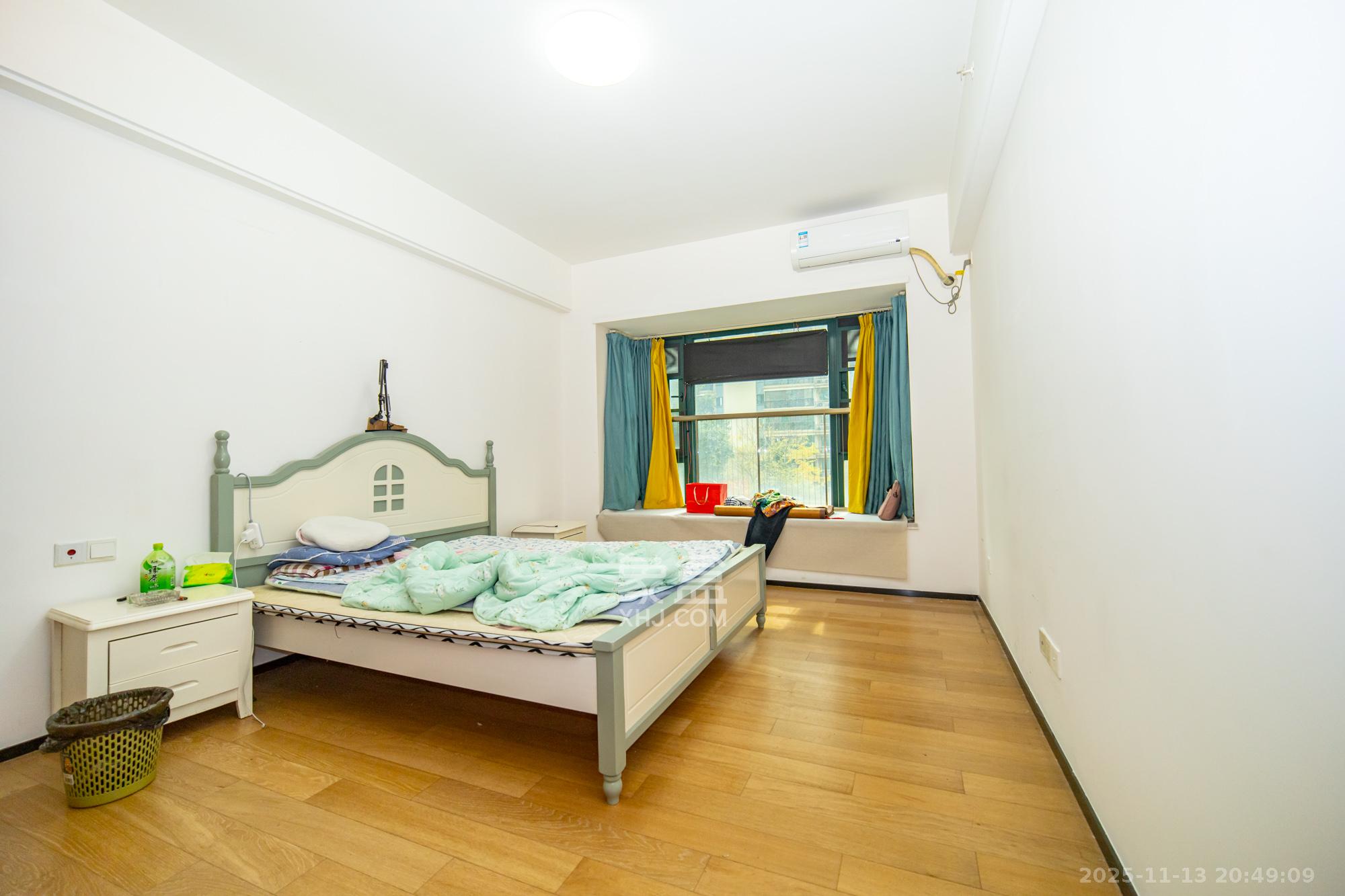 恒大翡翠华庭  2室2厅1卫    78.0万卧室