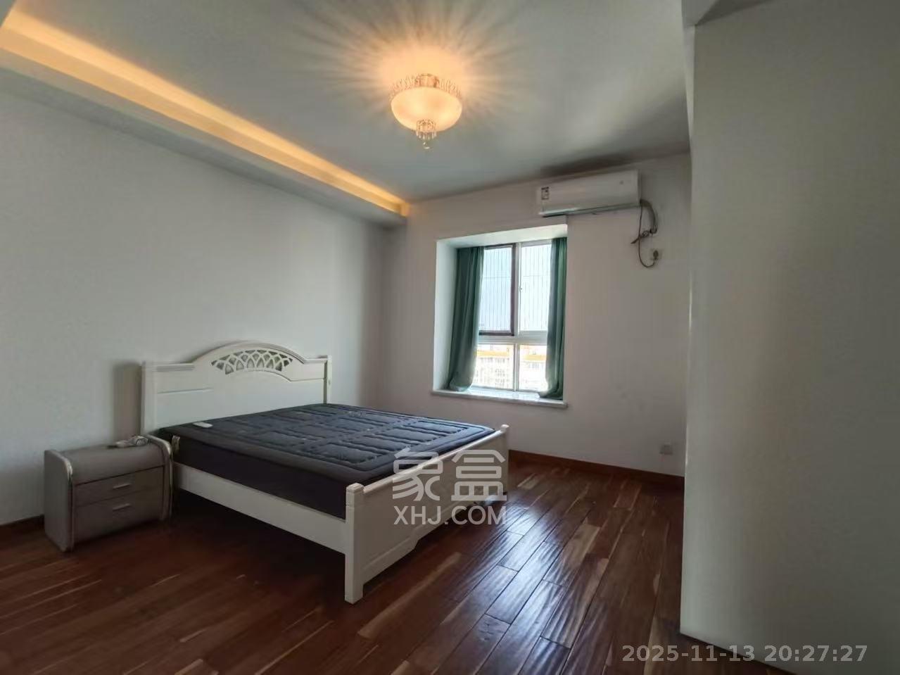 嘉盛华庭（一期、二期、三期）  4室2厅2卫    5500.0元/月室内图