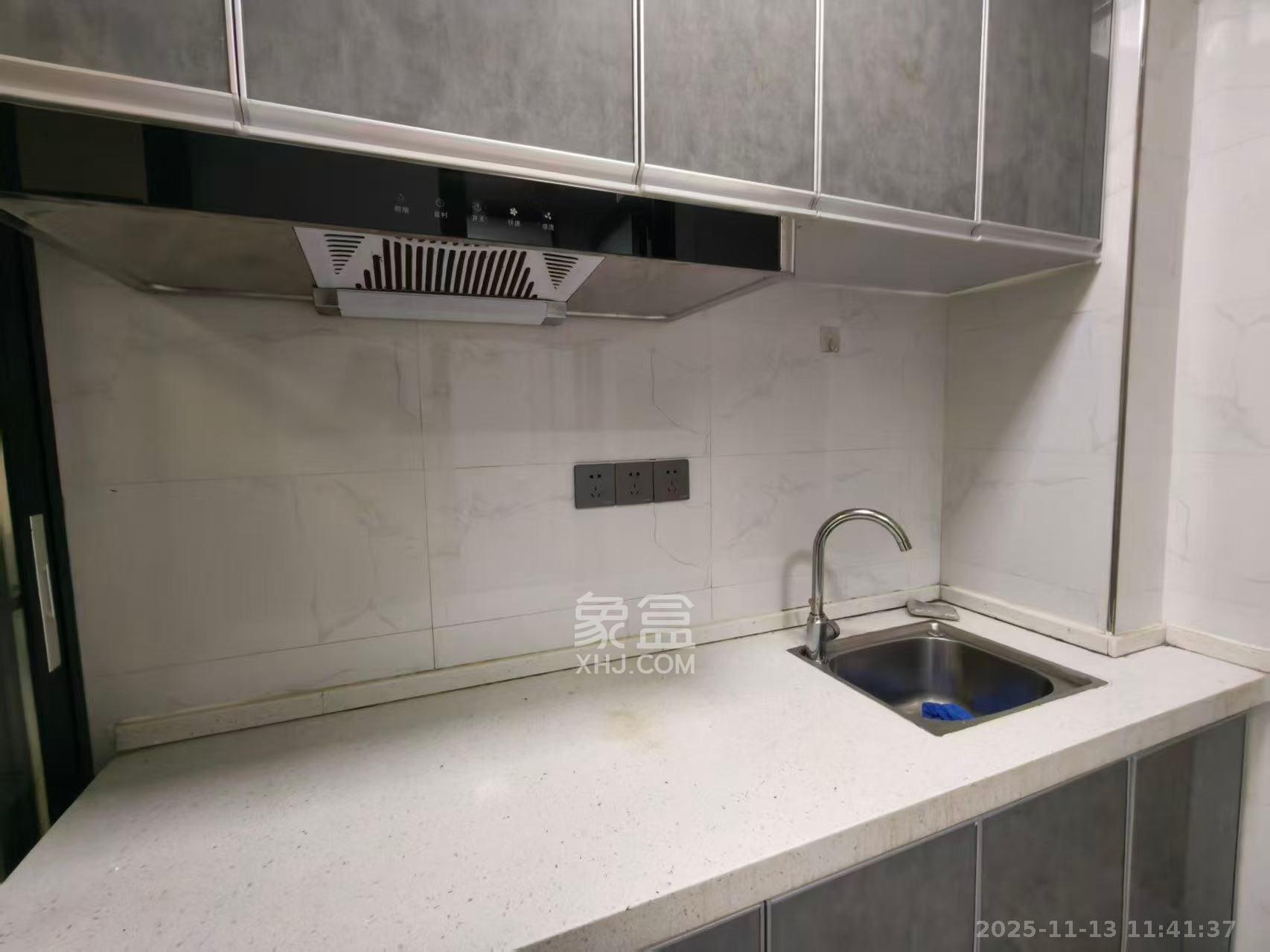 海伦春天  1室1厅1卫    1100.0元/月