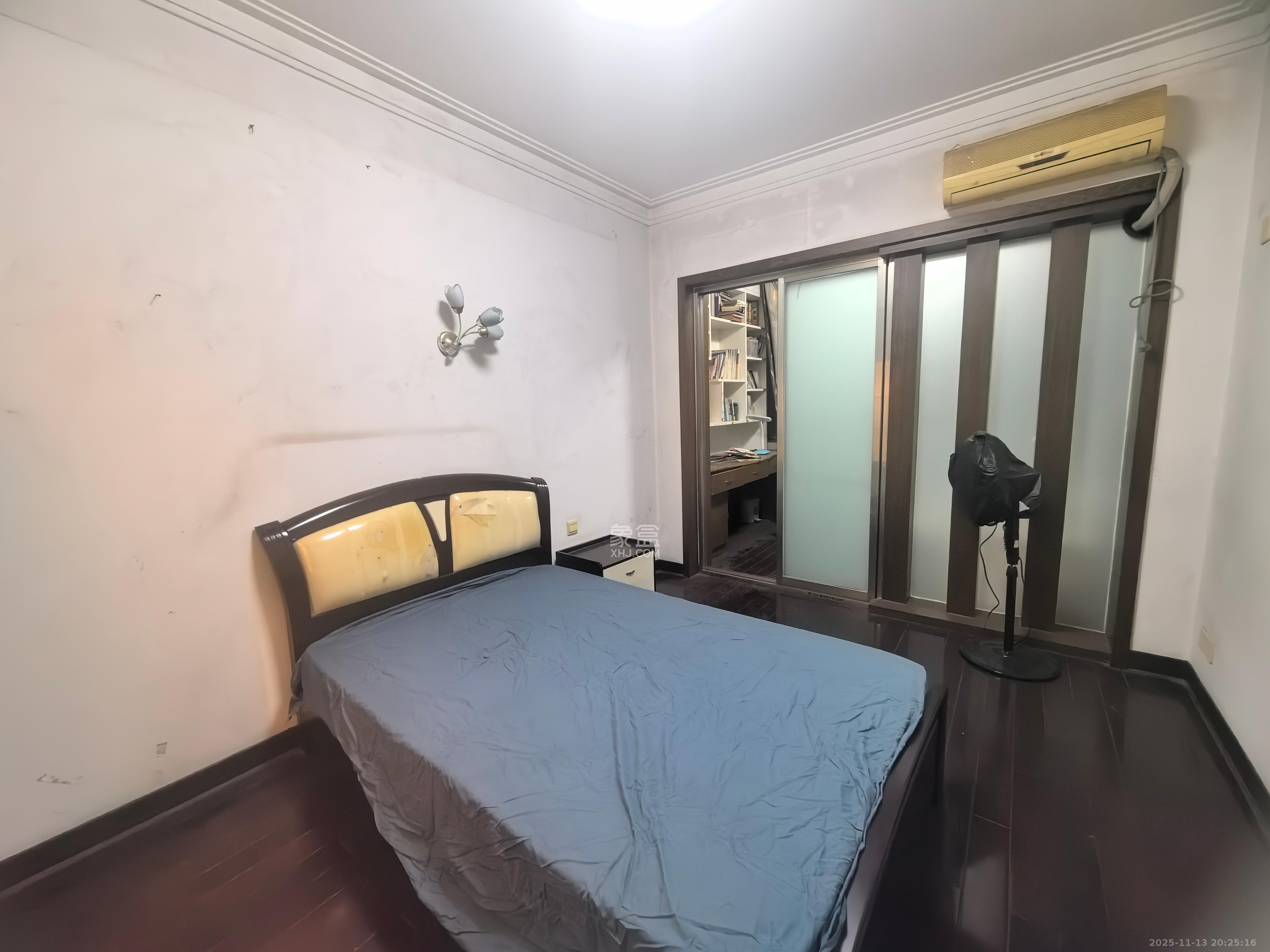 雅园小区  4室2厅2卫    3600.0元/月室内图