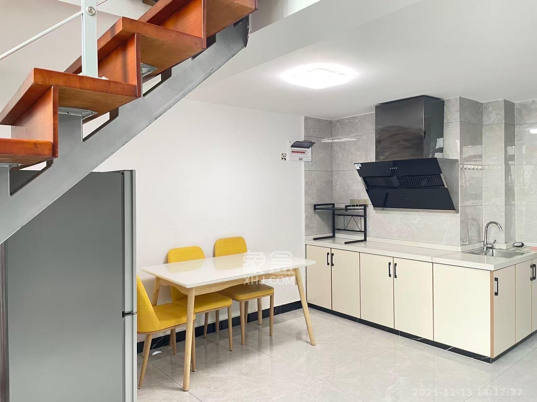 东盈商业广场(华泉城市广场) 1室1厅1卫 2200.0元/月 东盈商业广场(华泉城市广场) 1室1厅1卫 2200.0元/月室内图