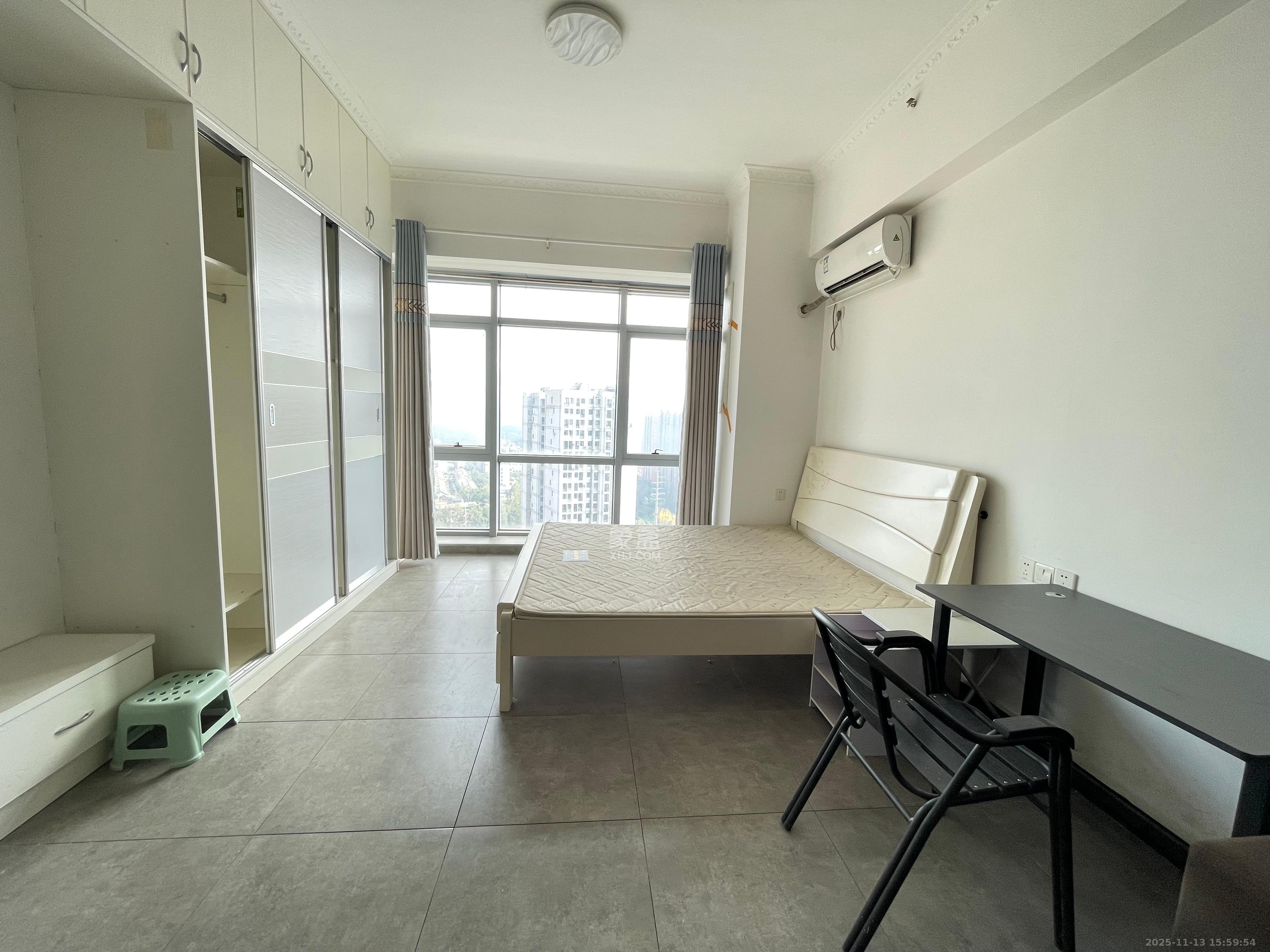 奥克斯缔壹城  1室1厅1卫    1300.0元/月