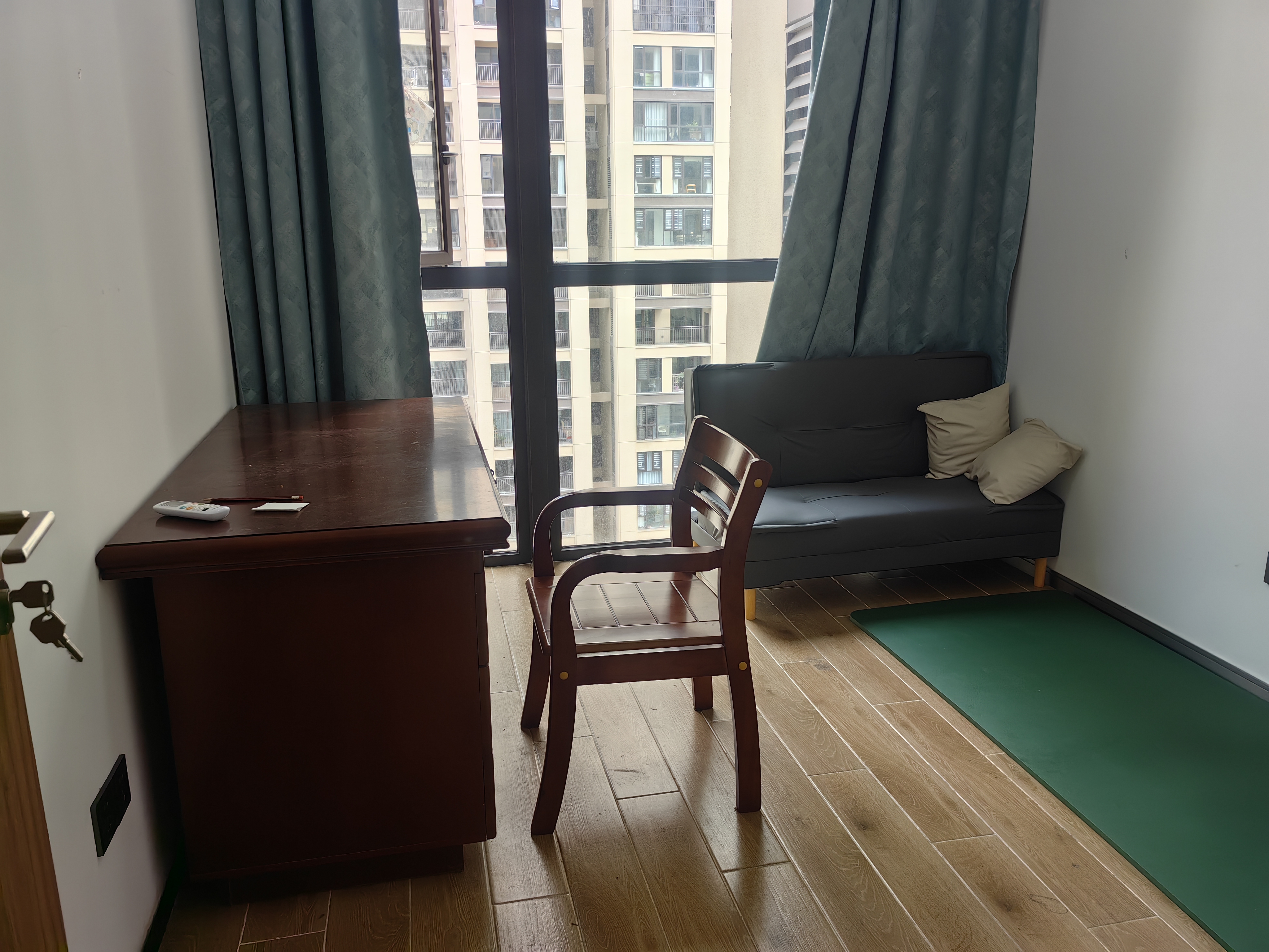 海航豪庭南苑  4室2厅2卫    5800.0元/月室内图