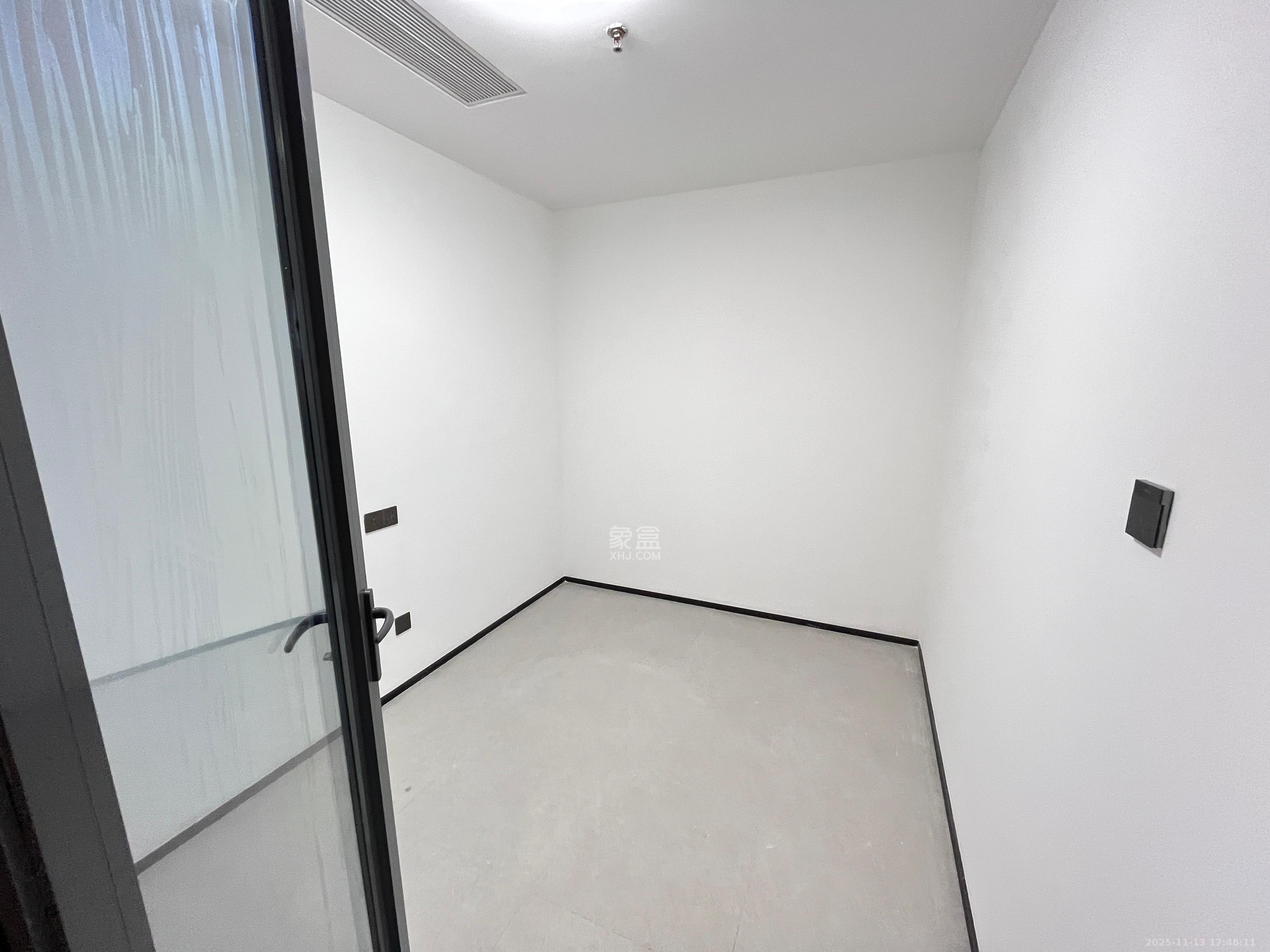 旭辉铂悦湘江  4室2厅5卫    25000.0元/月室内图