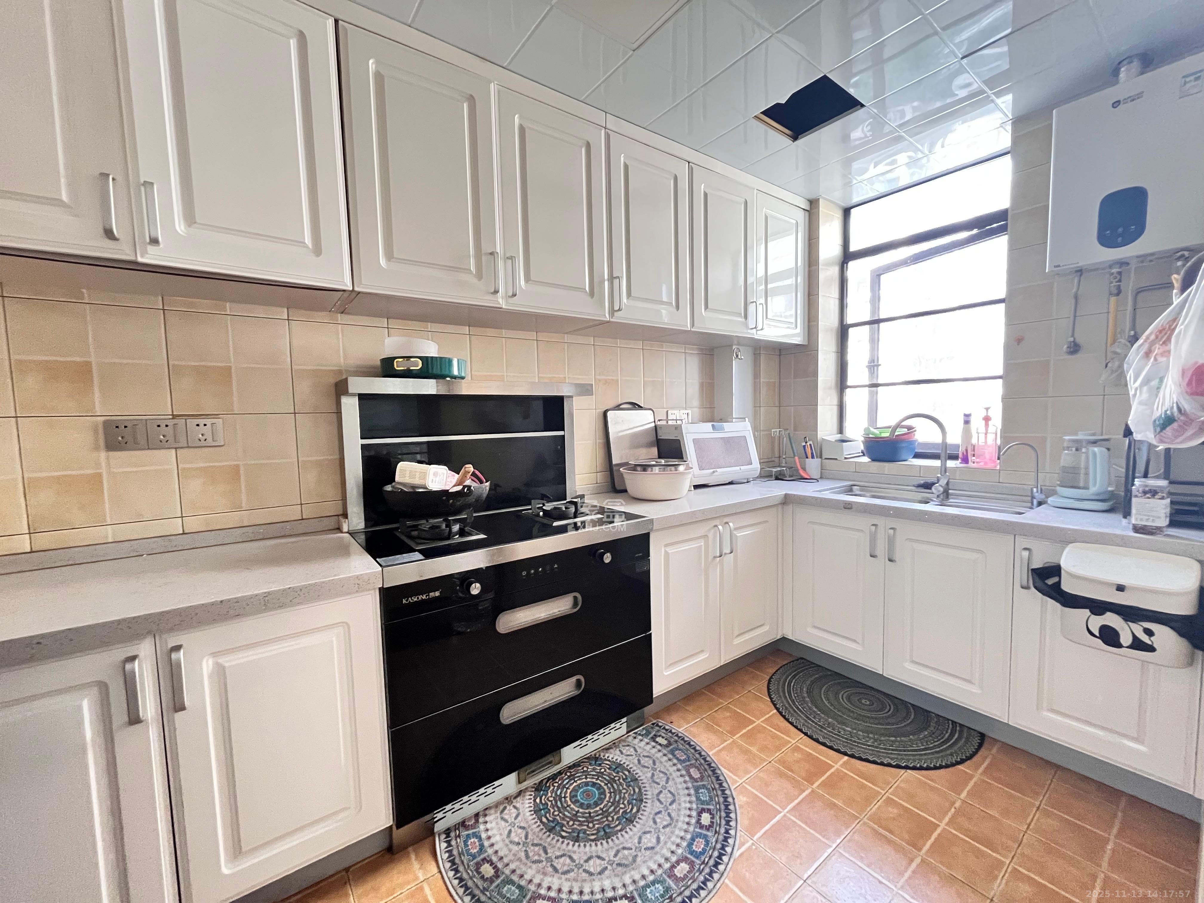 世嘉国际华城  3室2厅2卫    4000.0元/月室内图