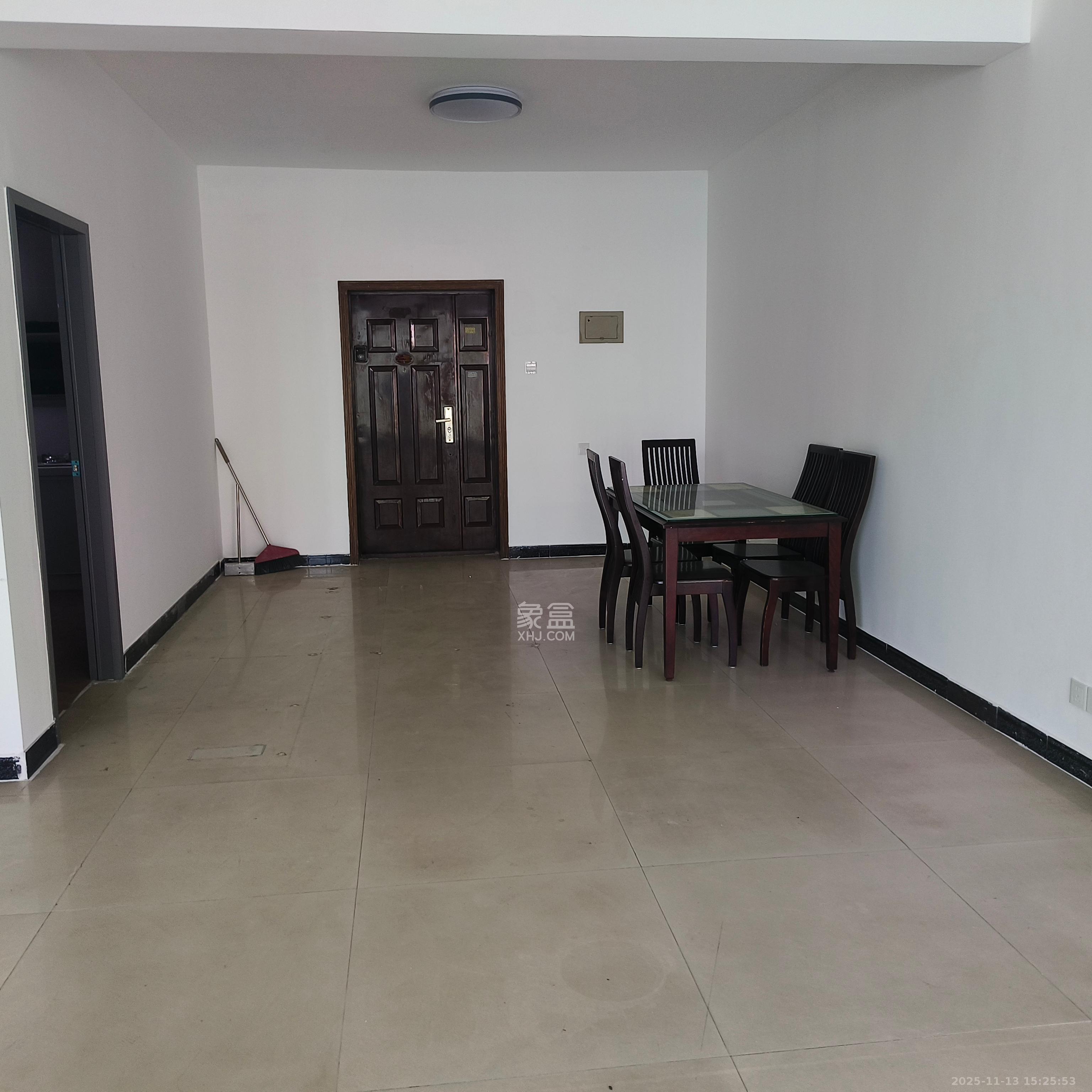 金色华庭 4室2厅2卫 4000.0元/月 金色华庭 4室2厅2卫 4000.0元/月室内图