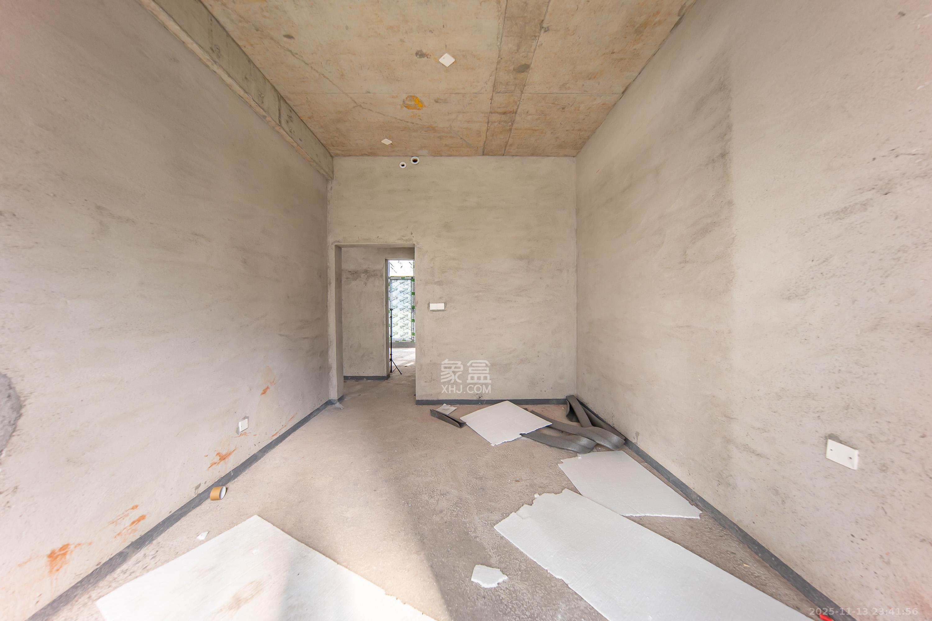 保利长交锦上 4室2厅2卫 120.0万 保利长交锦上 4室2厅2卫 120.0万卧室