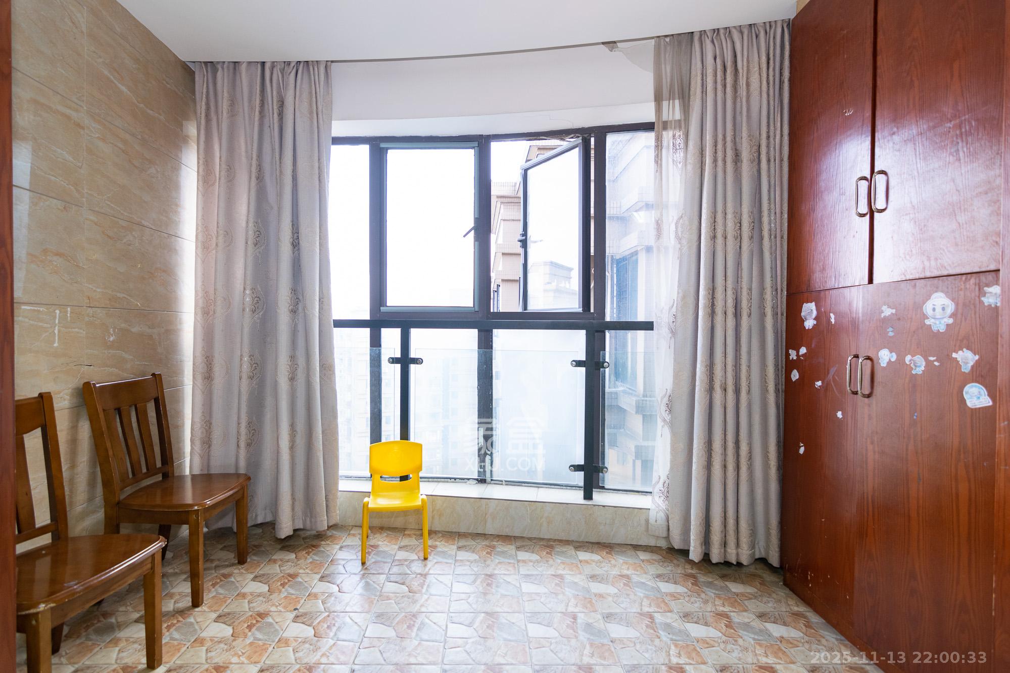 润和紫郡一期  5室2厅2卫    95.0万阳台