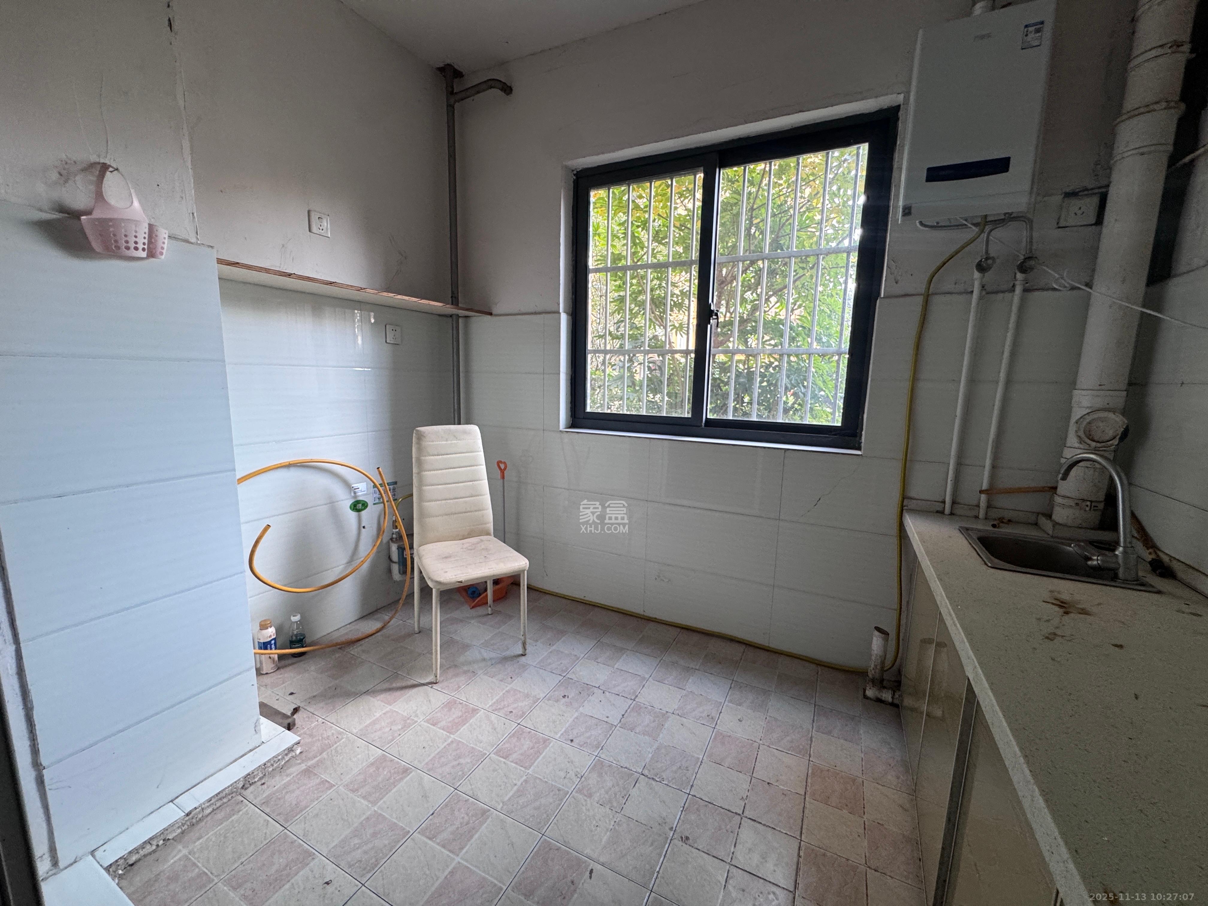 兴隆景苑 1室1厅1卫 2500.0元/月 兴隆景苑 1室1厅1卫 2500.0元/月室内图