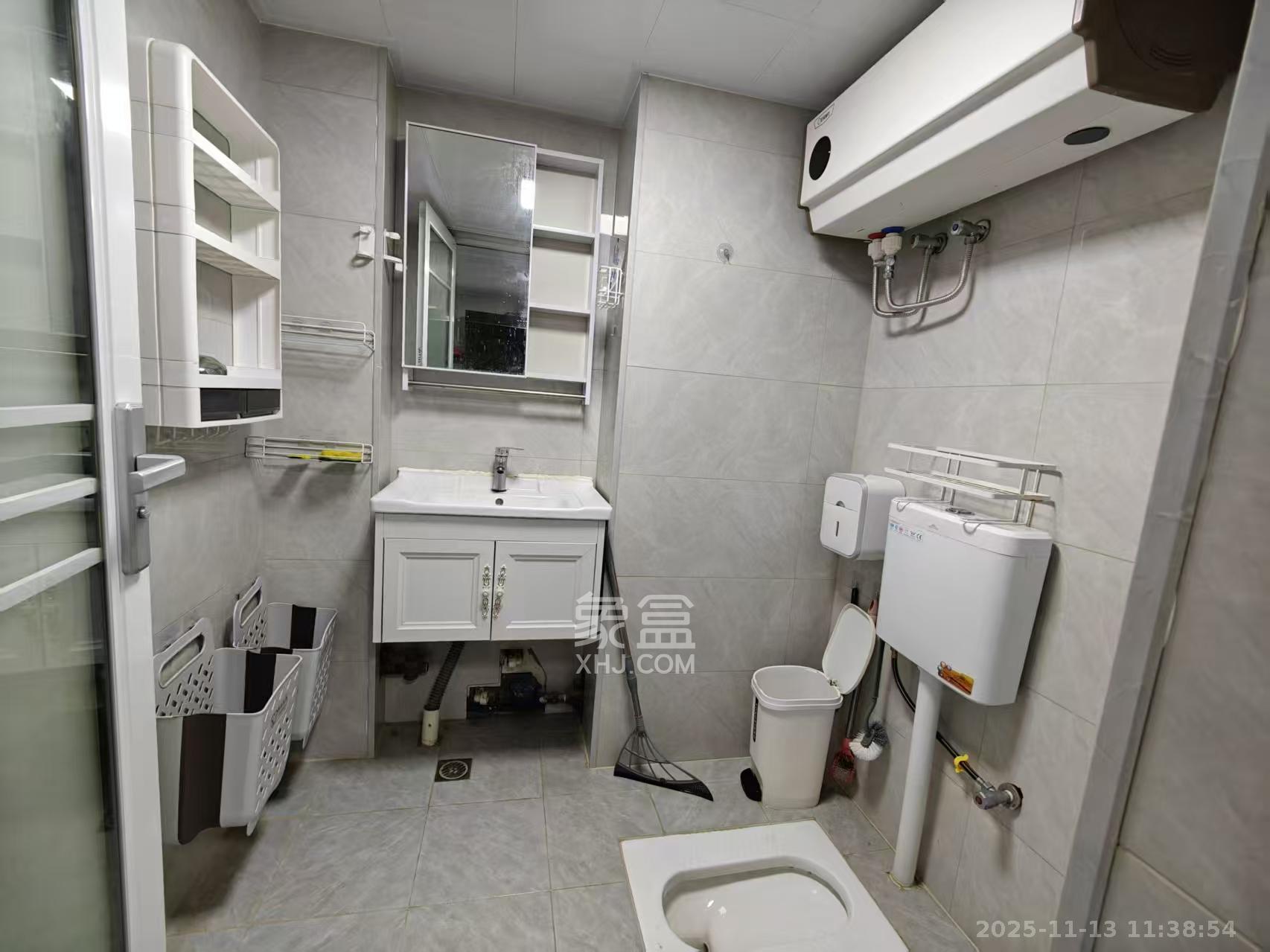 2076至高点  1室1厅1卫    1500.0元/月室内图