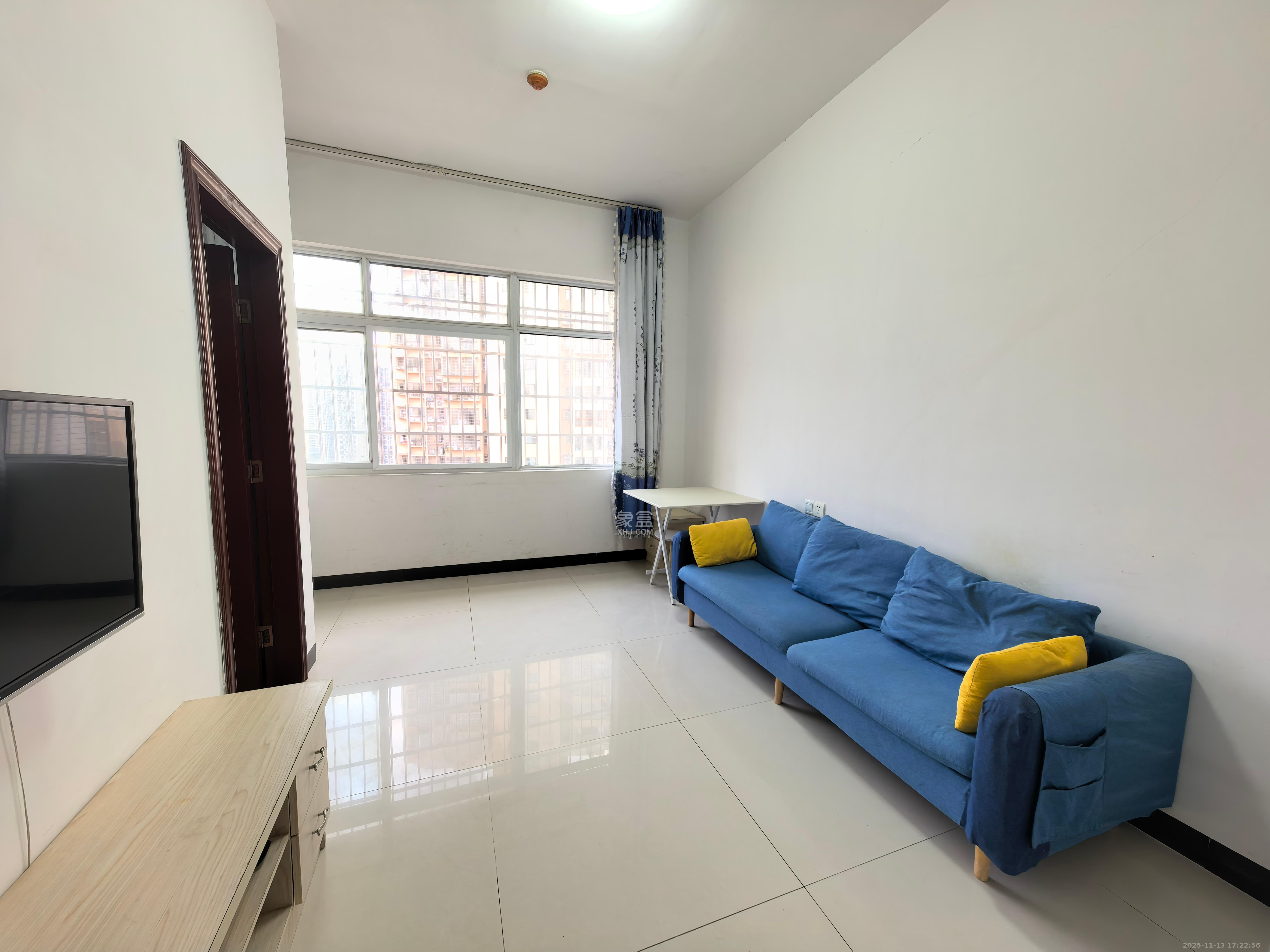 骑龙安置小区  1室1厅1卫    1300.0元/月室内图