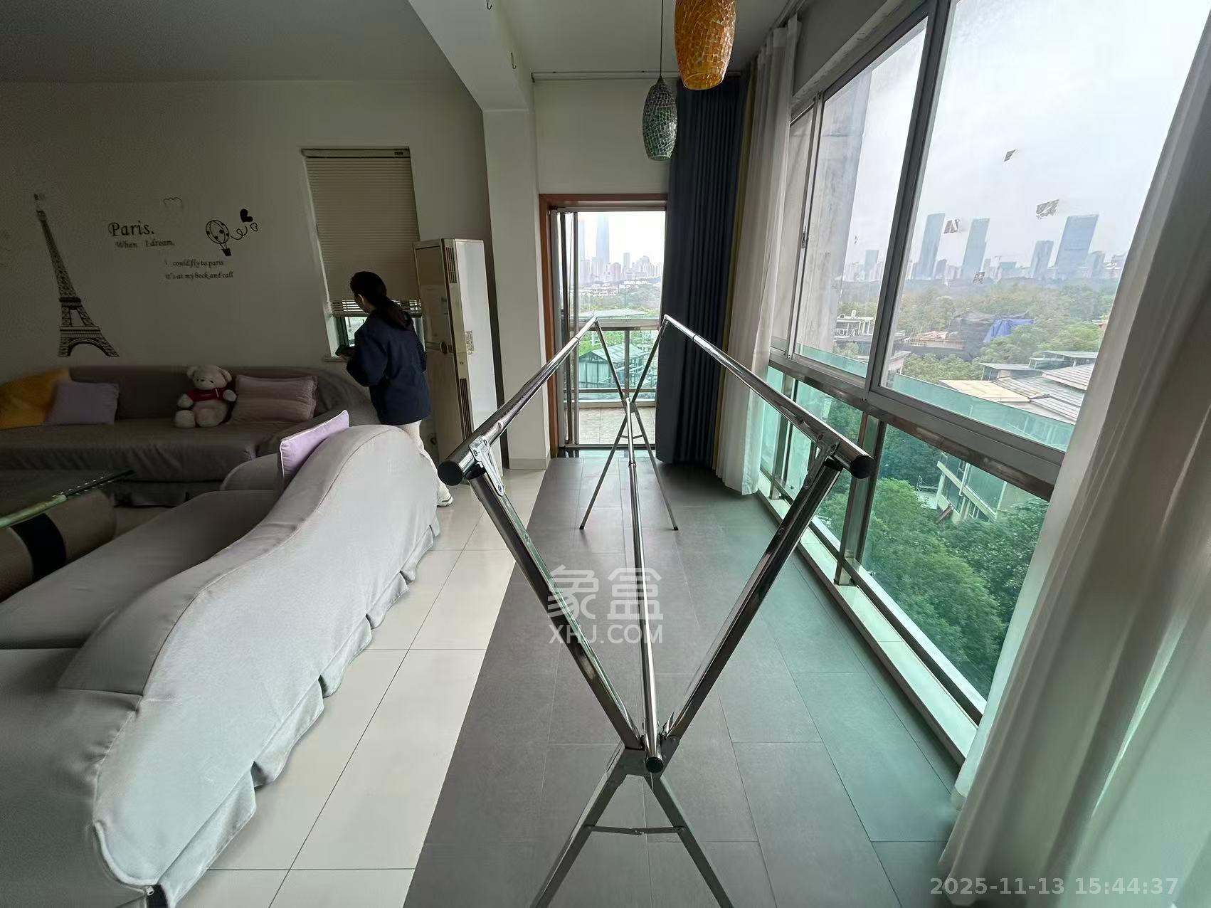 梦泽园  3室2厅2卫    4200.0元/月室内图