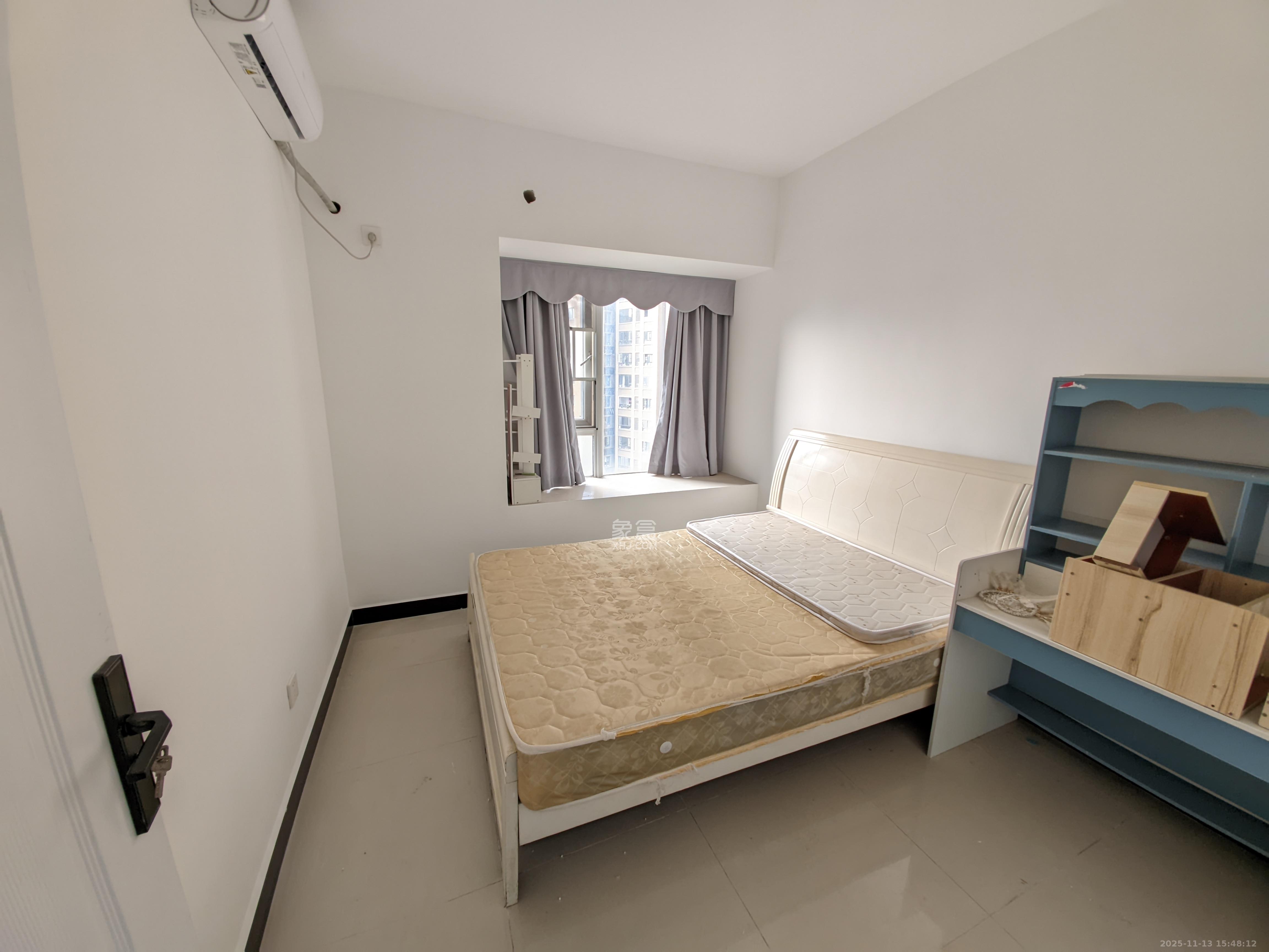 金地格林公馆  3室2厅2卫    3000.0元/月室内图