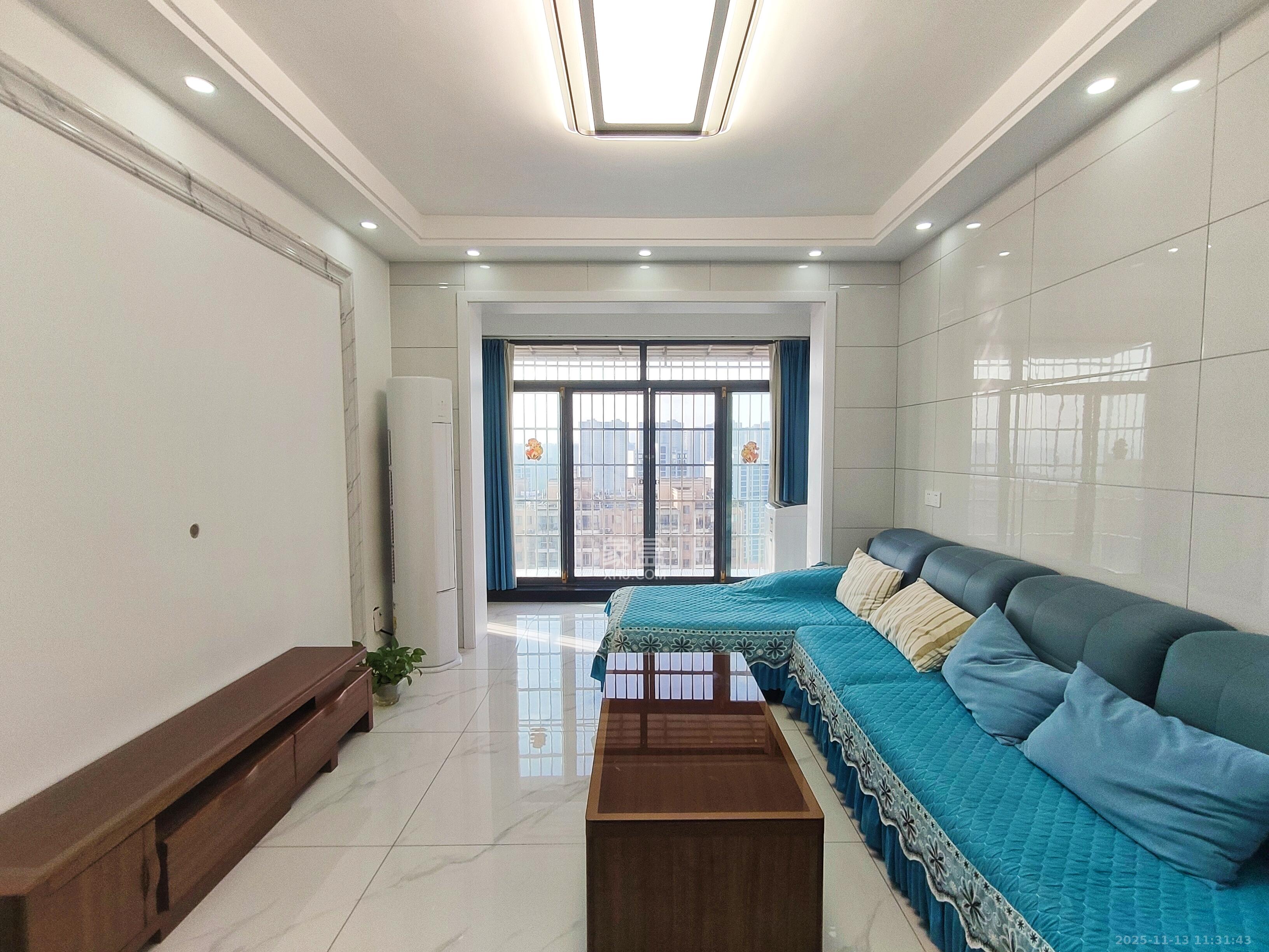 山水新城 1室1厅1卫 1800.0元/月 山水新城 1室1厅1卫 1800.0元/月室内图