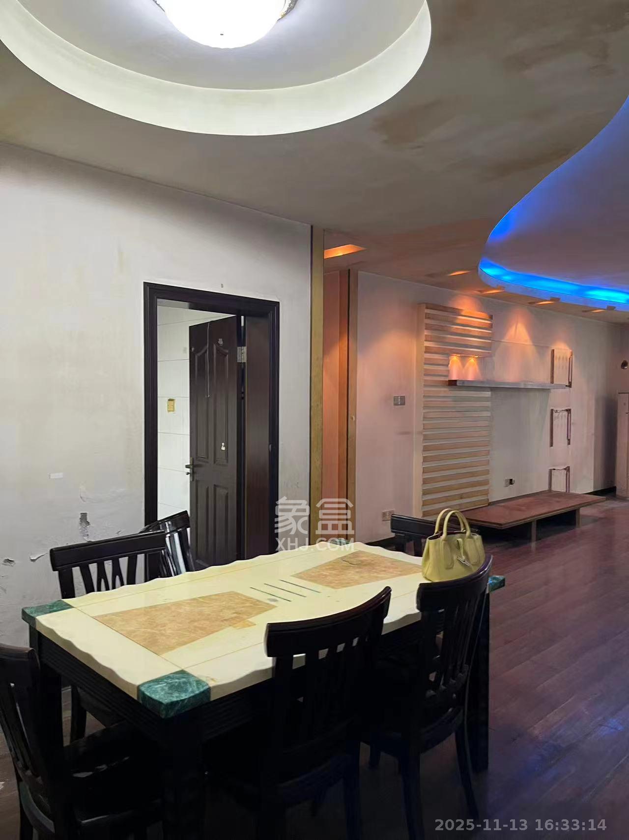 金泉公寓 4室2厅2卫 2500.0元/月 金泉公寓 4室2厅2卫 2500.0元/月室内图