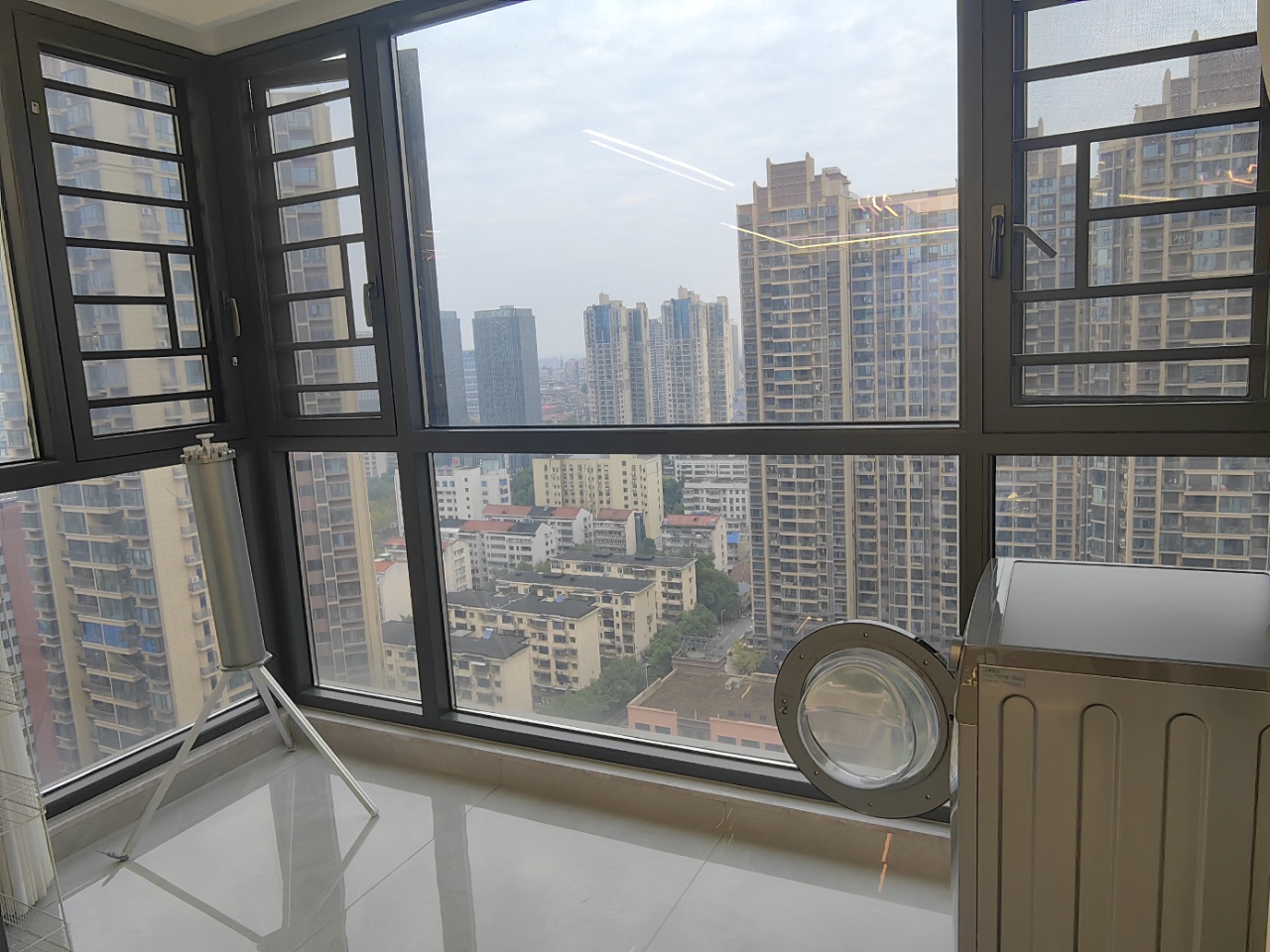 保利中央公馆 3室2厅2卫 2900.0元/月 保利中央公馆 3室2厅2卫 2900.0元/月室内图