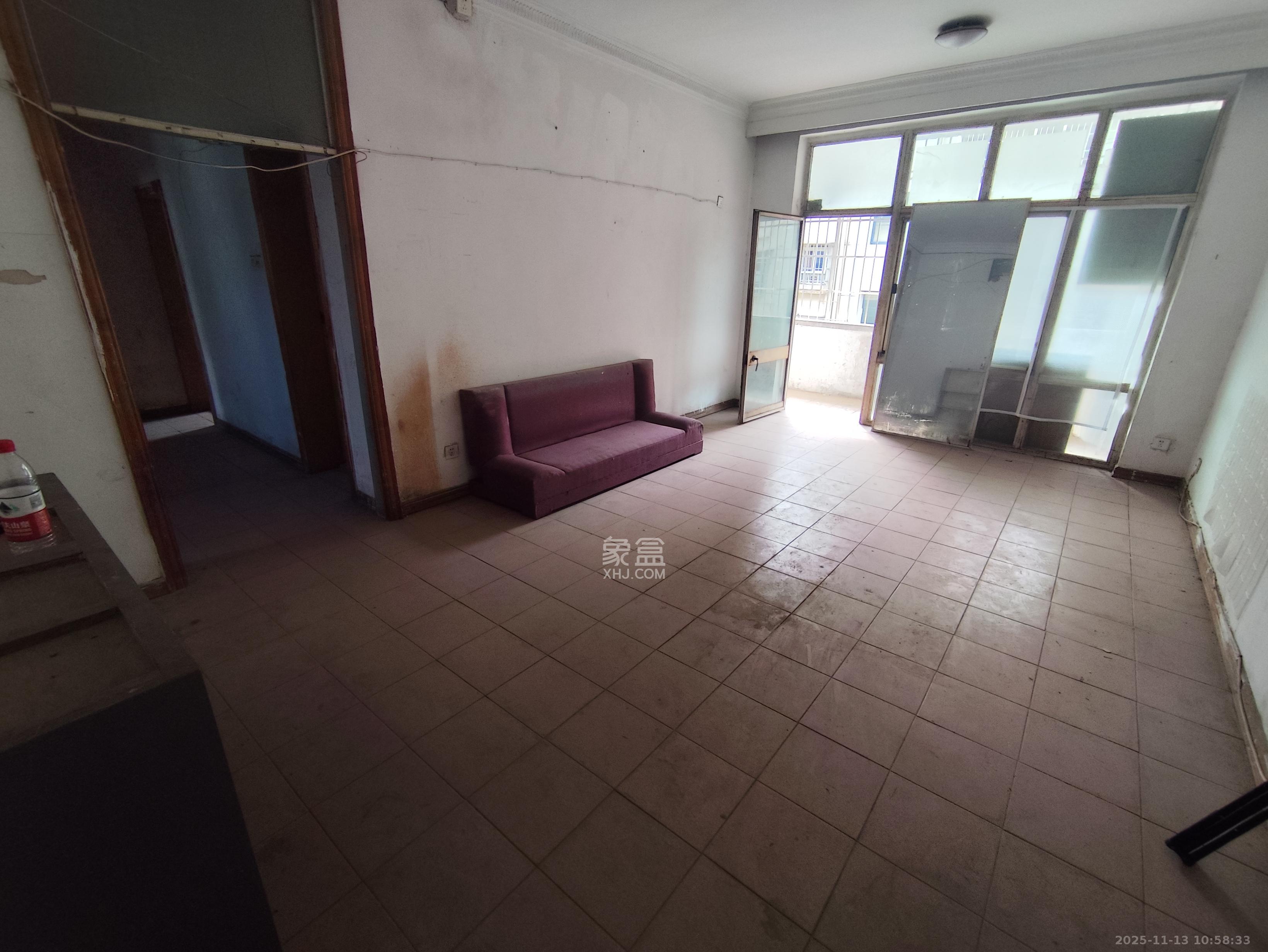 下碧湘街小区  3室1厅1卫    1500.0元/月室内图