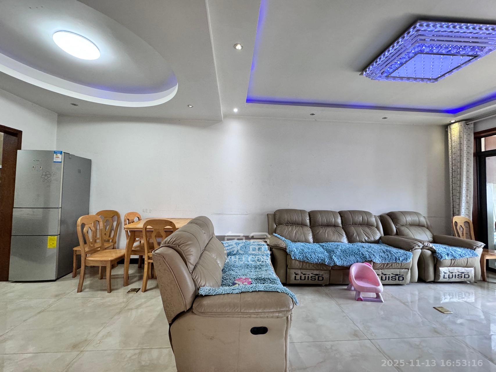 新华都万家城 3室2厅1卫 2100.0元/月 新华都万家城 3室2厅1卫 2100.0元/月室内图