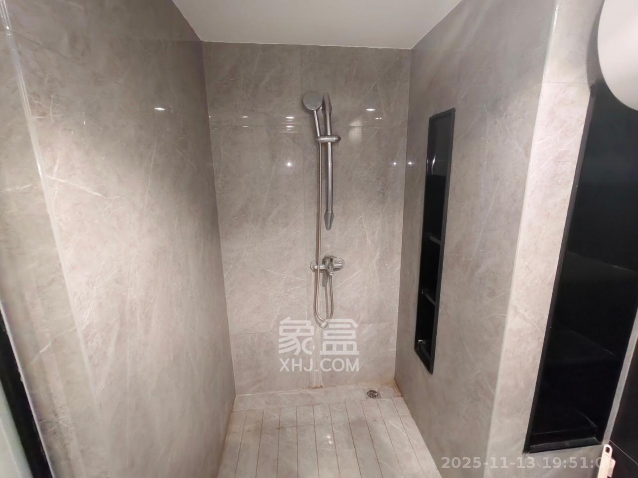 龙湖新壹城  1室1厅1卫    1550.0元/月室内图