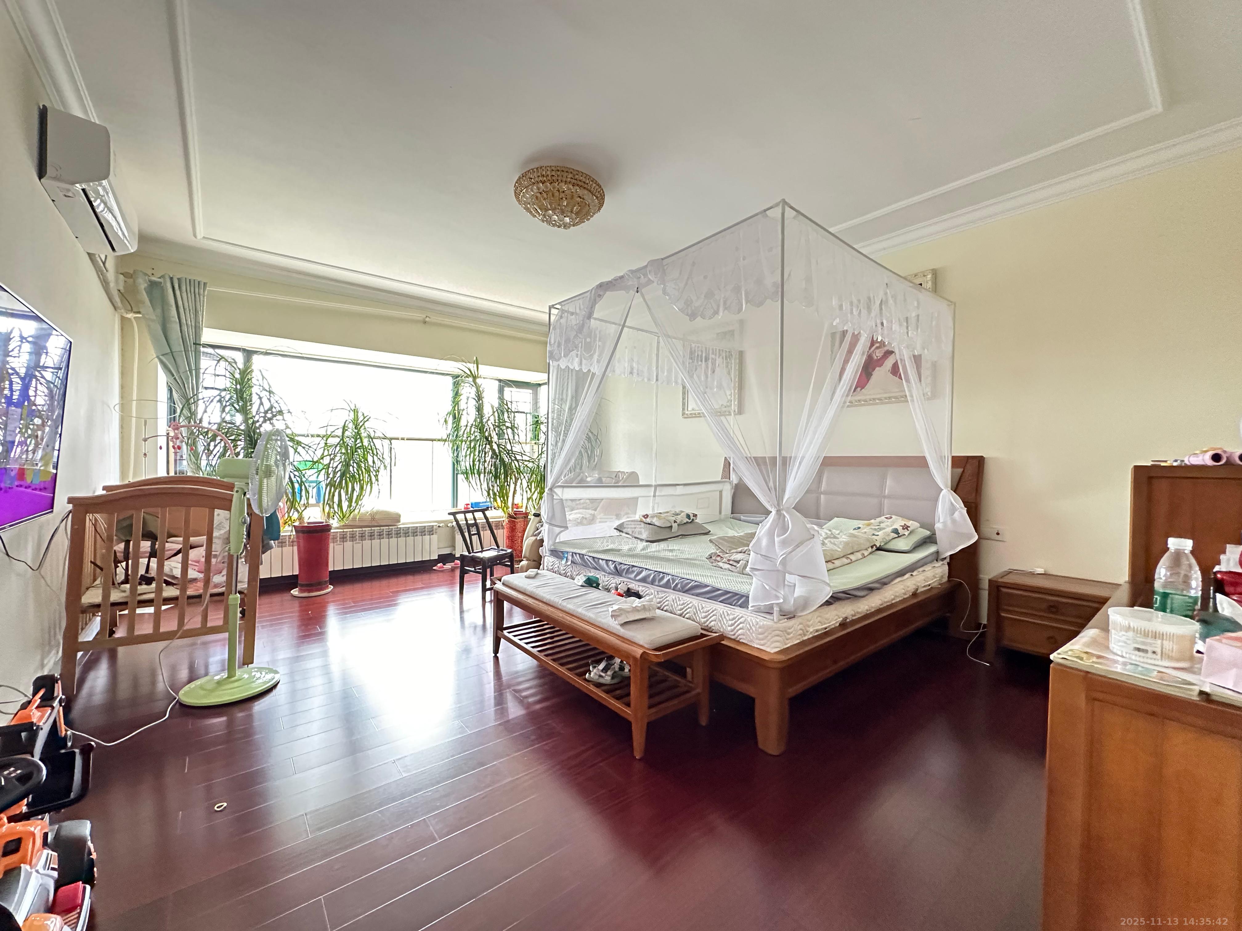 恒大名都  4室2厅2卫    3400.0元/月室内图