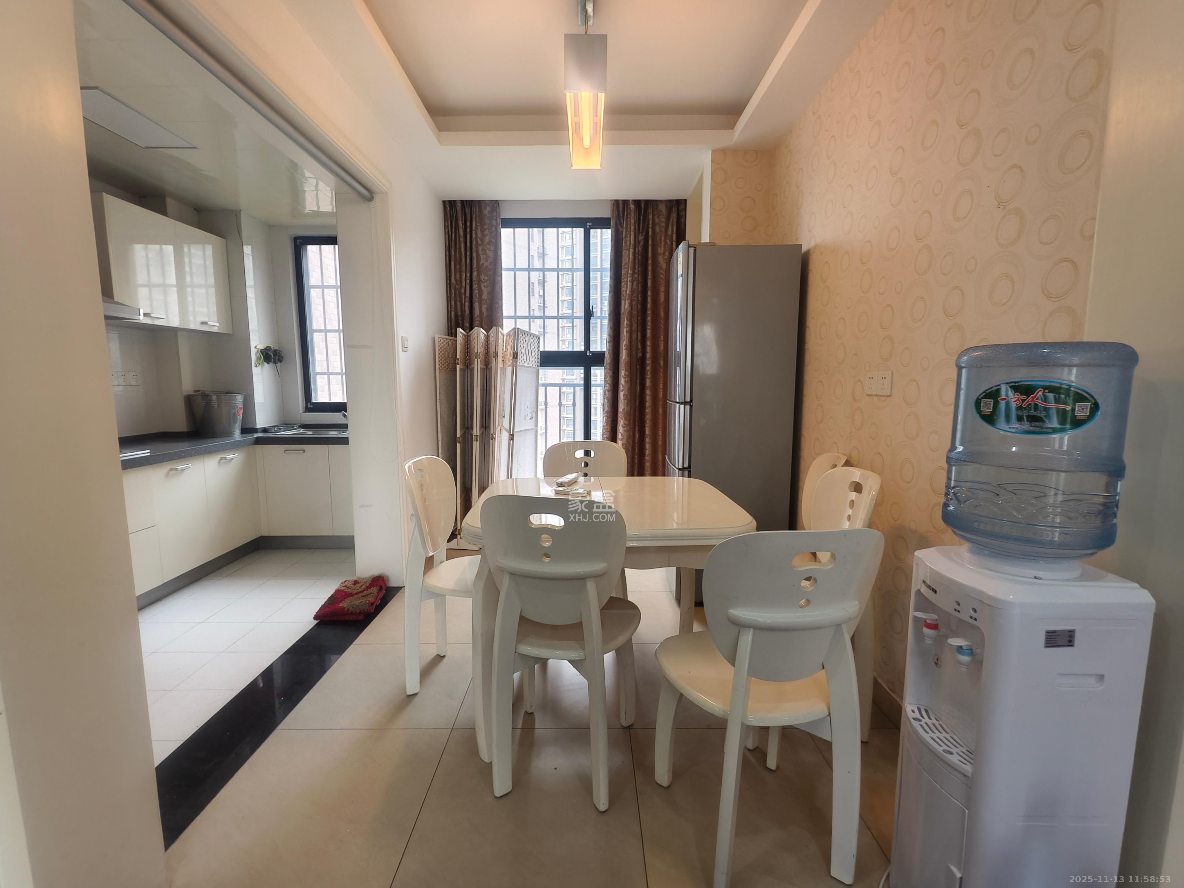 康桥长郡  4室2厅2卫    2600.0元/月室内图